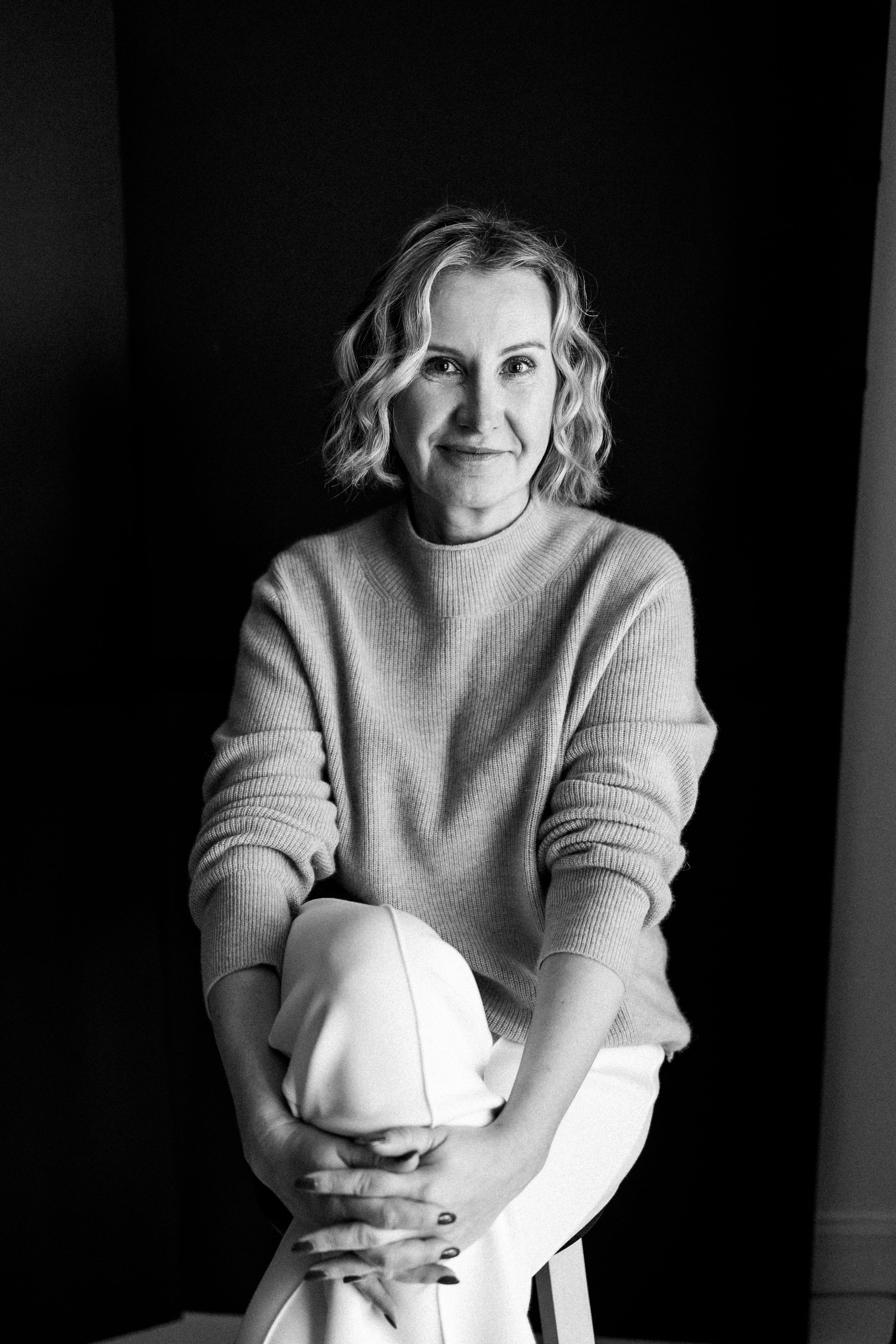 D. Rawnoir- Portrait photography by Daria Paliy.Timeless black&white portraits of women in NYC area