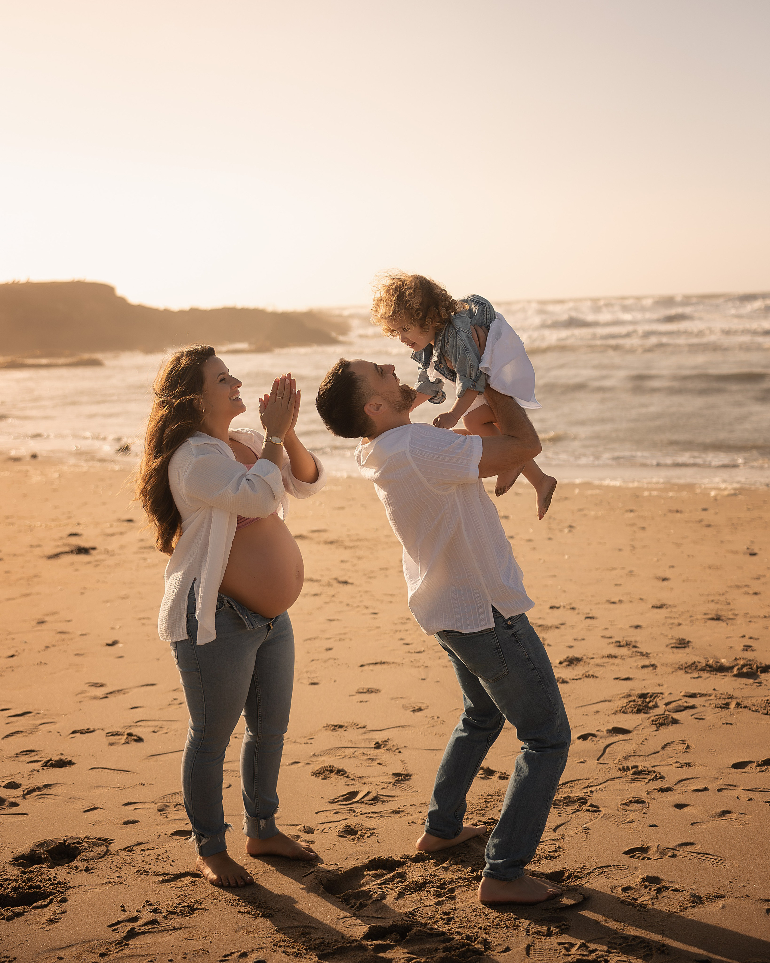 FAMILY & MATERNITY PHOTOGRAPHY. Couples & Families photographer in Bay Area, San Jose, California
