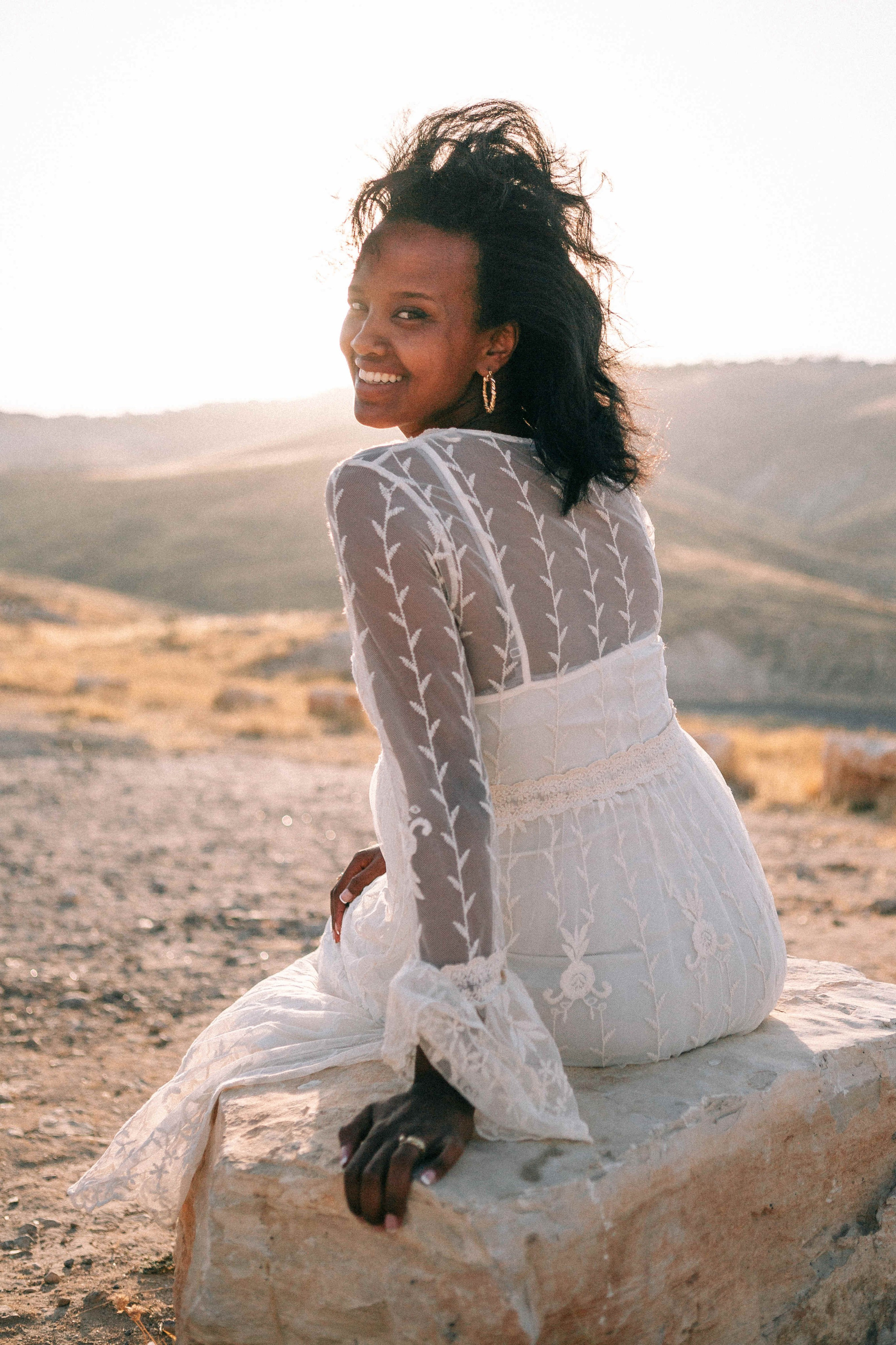 PHOTO SESSION IN THE DESERT NEAR MAALE ADUMIM. PHOTOGRAPHER IN ISRAEL