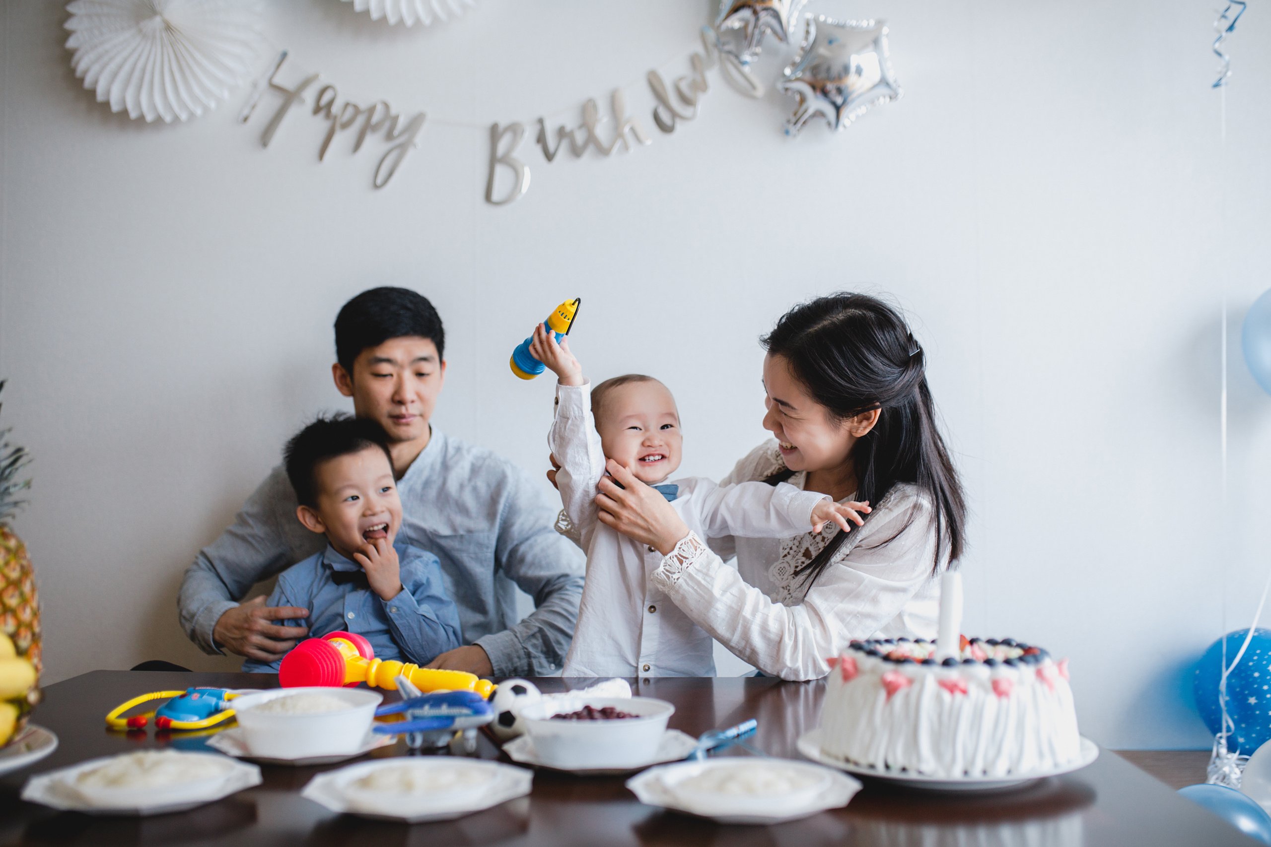 Vova — 1 year. Portrait photographer in South Korea Olga Lian