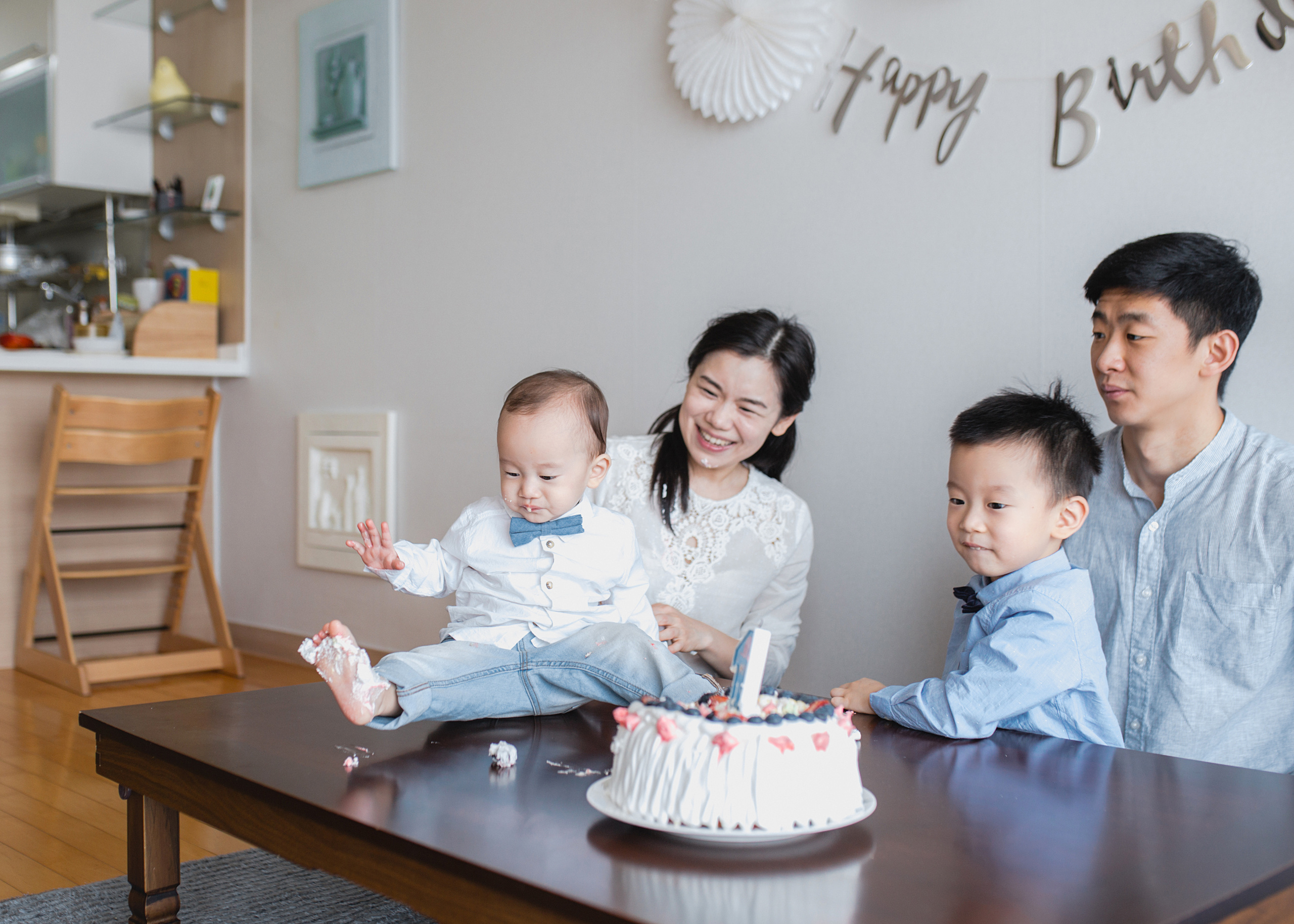 Vova — 1 year. Portrait photographer in South Korea Olga Lian