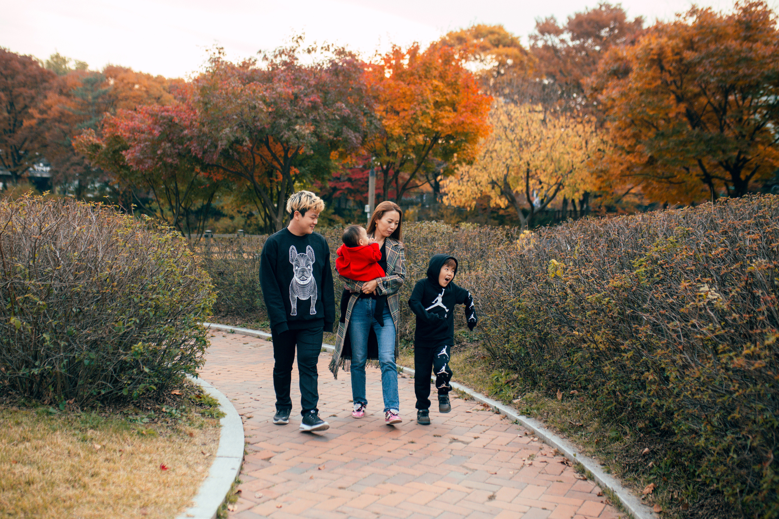 Natalie Dima Kirill Ayona. Portrait photographer in South Korea Olga Lian