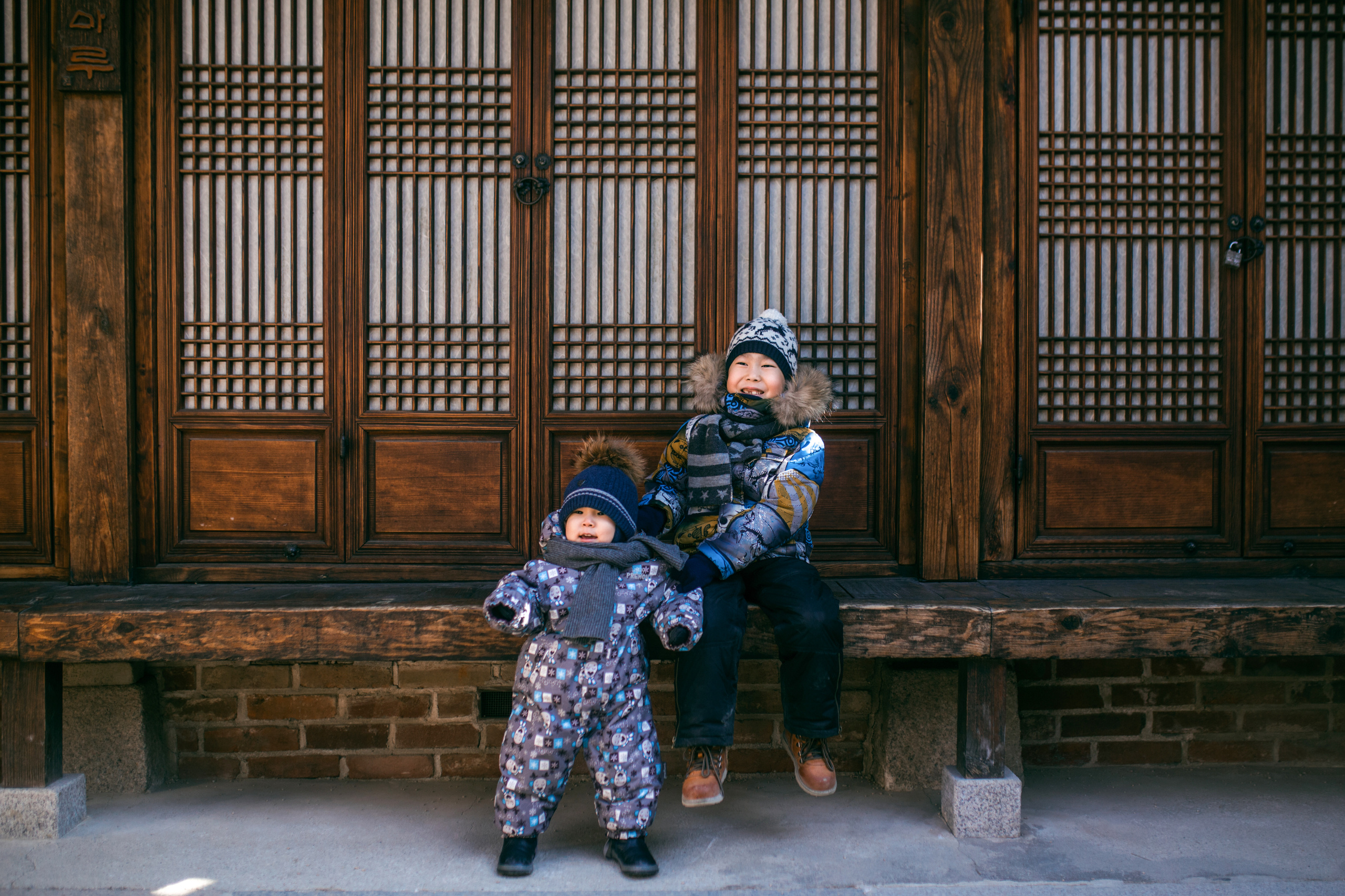 Winter morning. Bukchon Hanok Village. Portrait photographer in South Korea Olga Lian