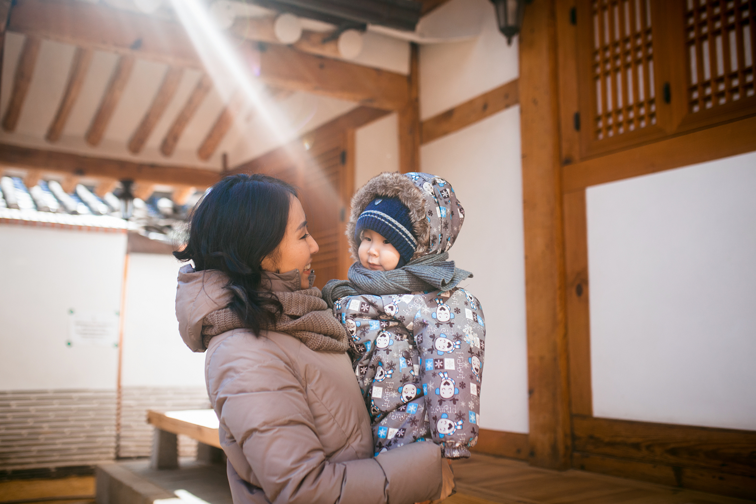 Winter morning. Bukchon Hanok Village. Portrait photographer in South Korea Olga Lian