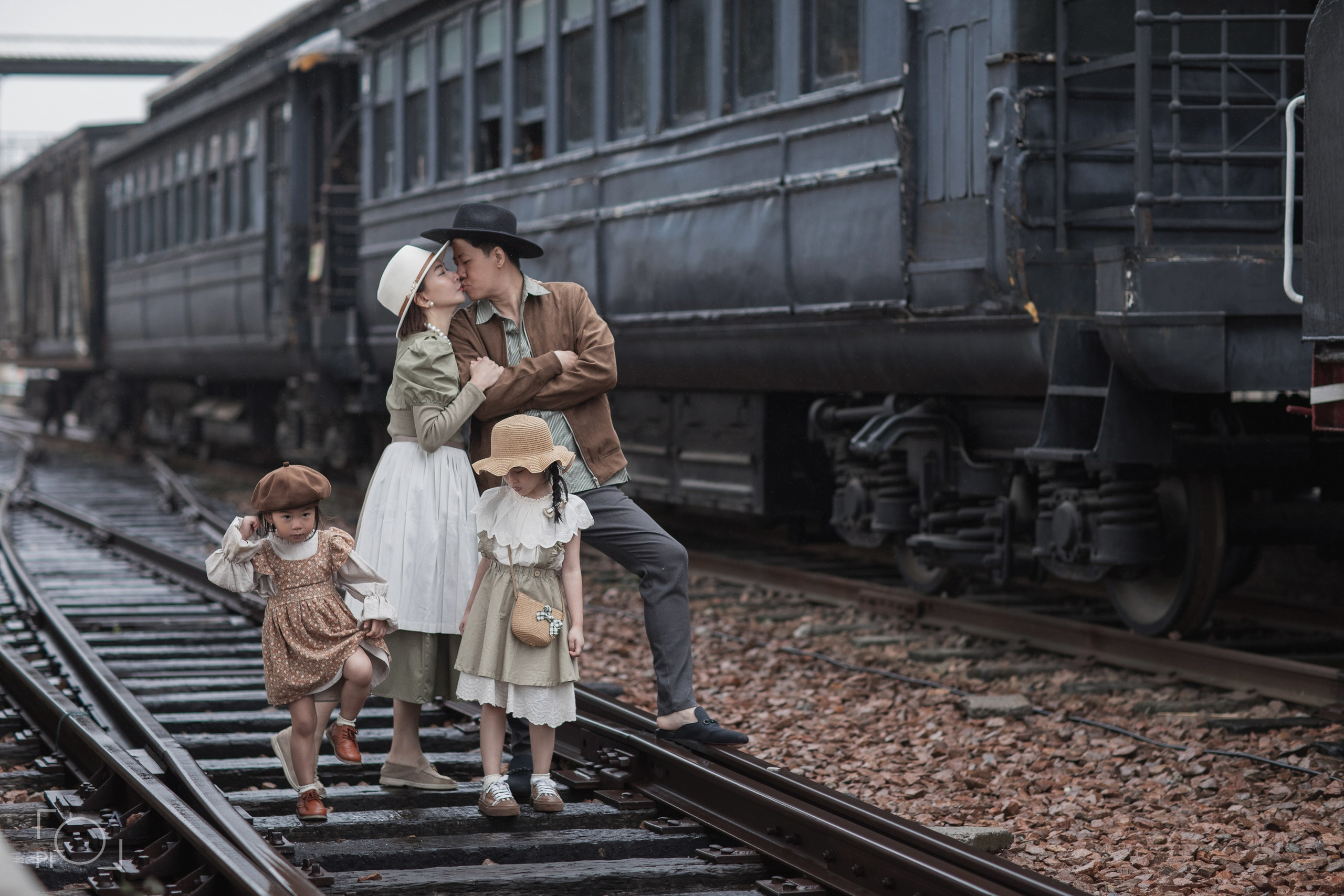 Семейная фотосессия в шанхайской киностудии. Photographer in Shanghai — Lola Pidluskaya