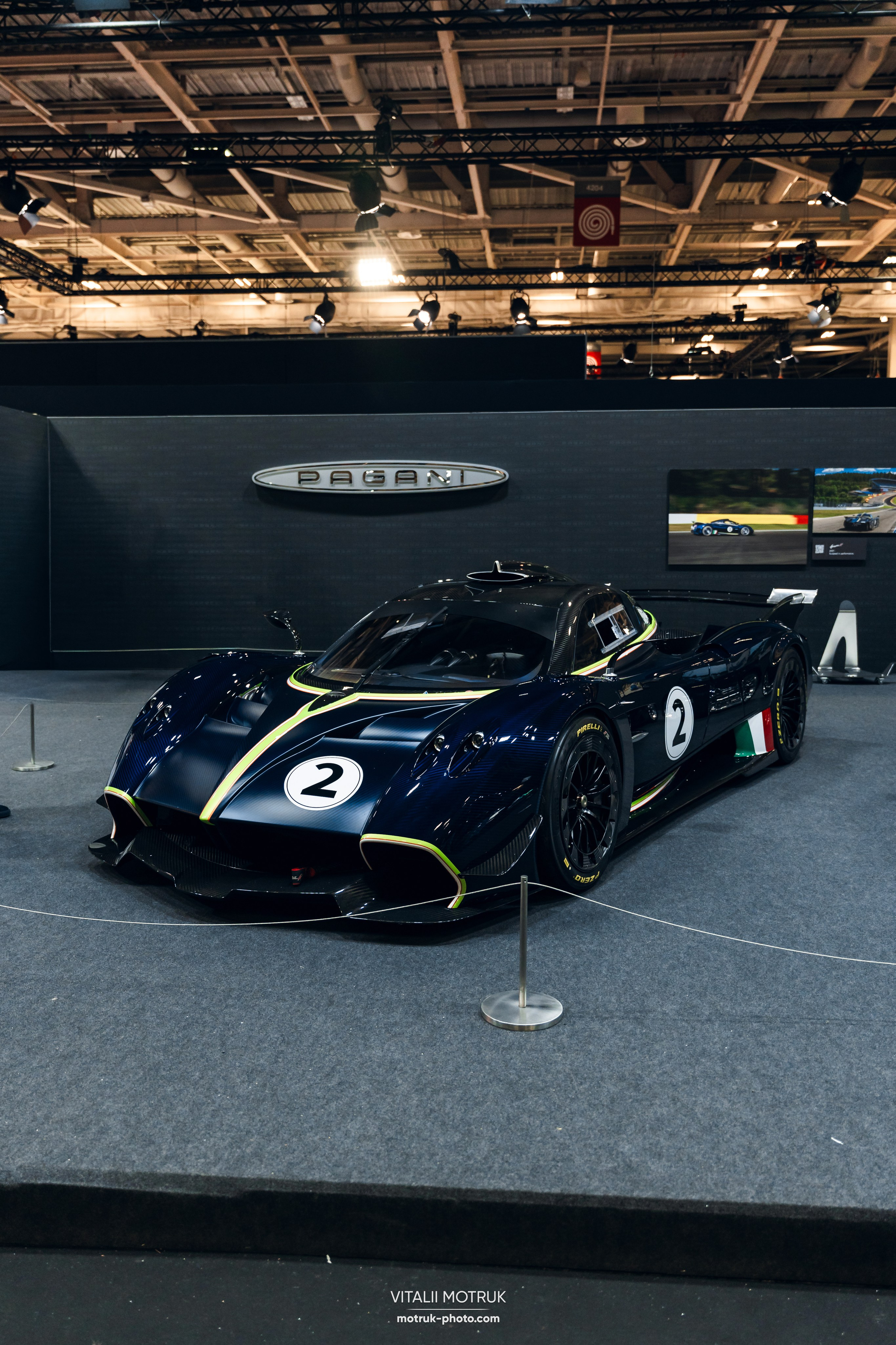 Retromobile 2026. Photographe de voitures à Paris — Vitalii Motruk