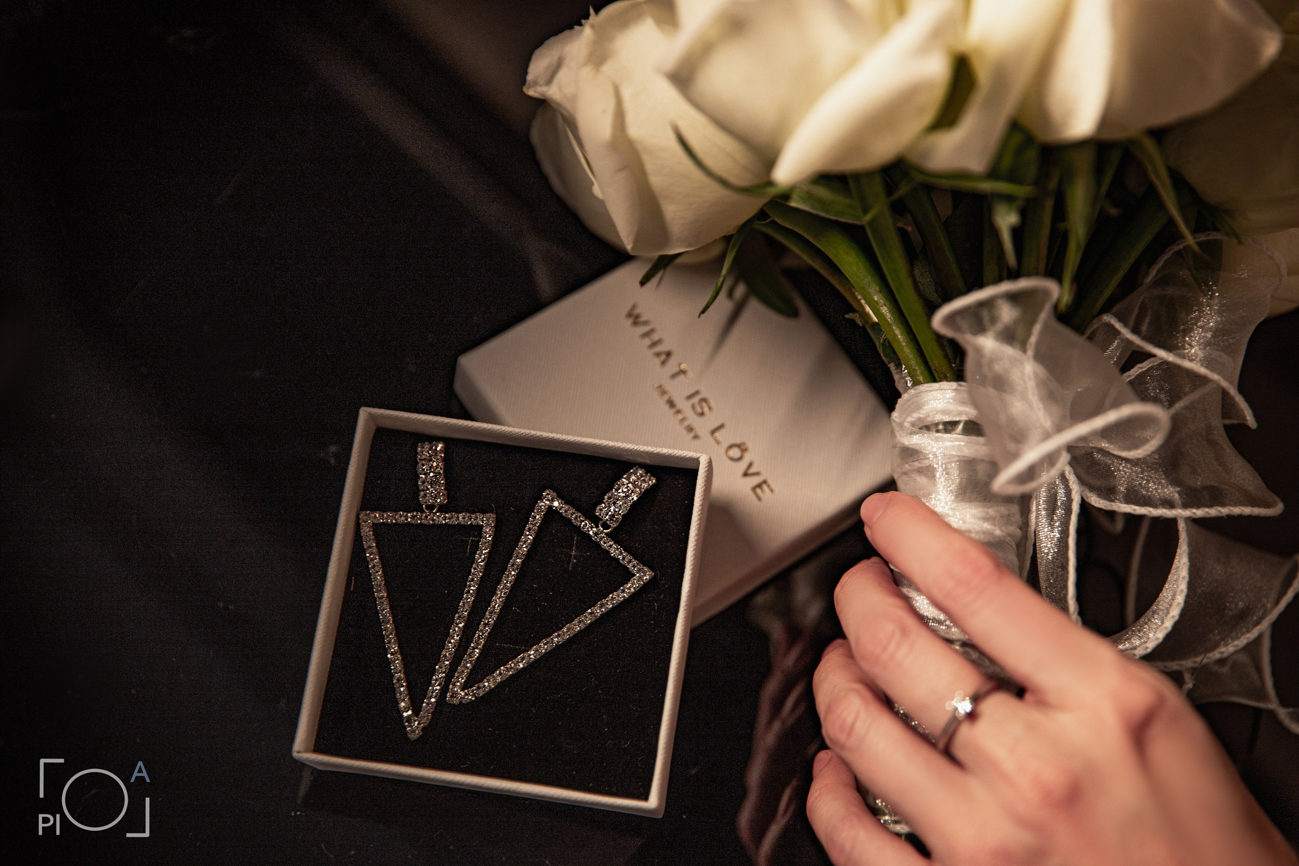 Свадебная фотосессия с консульской подписью в консульстве. Фотограф в Шанхае — Лола Пидлуская