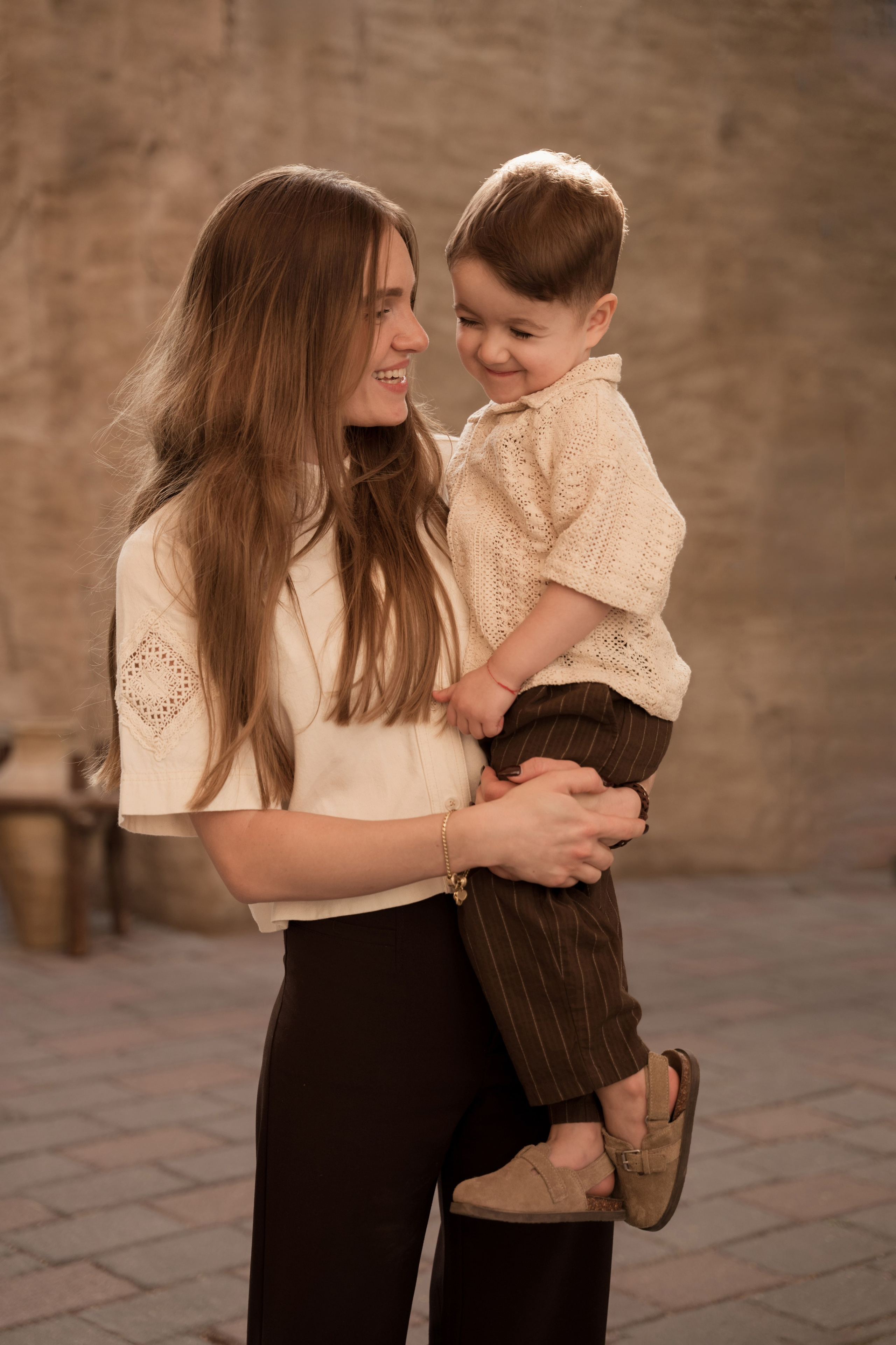 Old Town walk. Angela Iakovleva — Family Photographer in Dubai