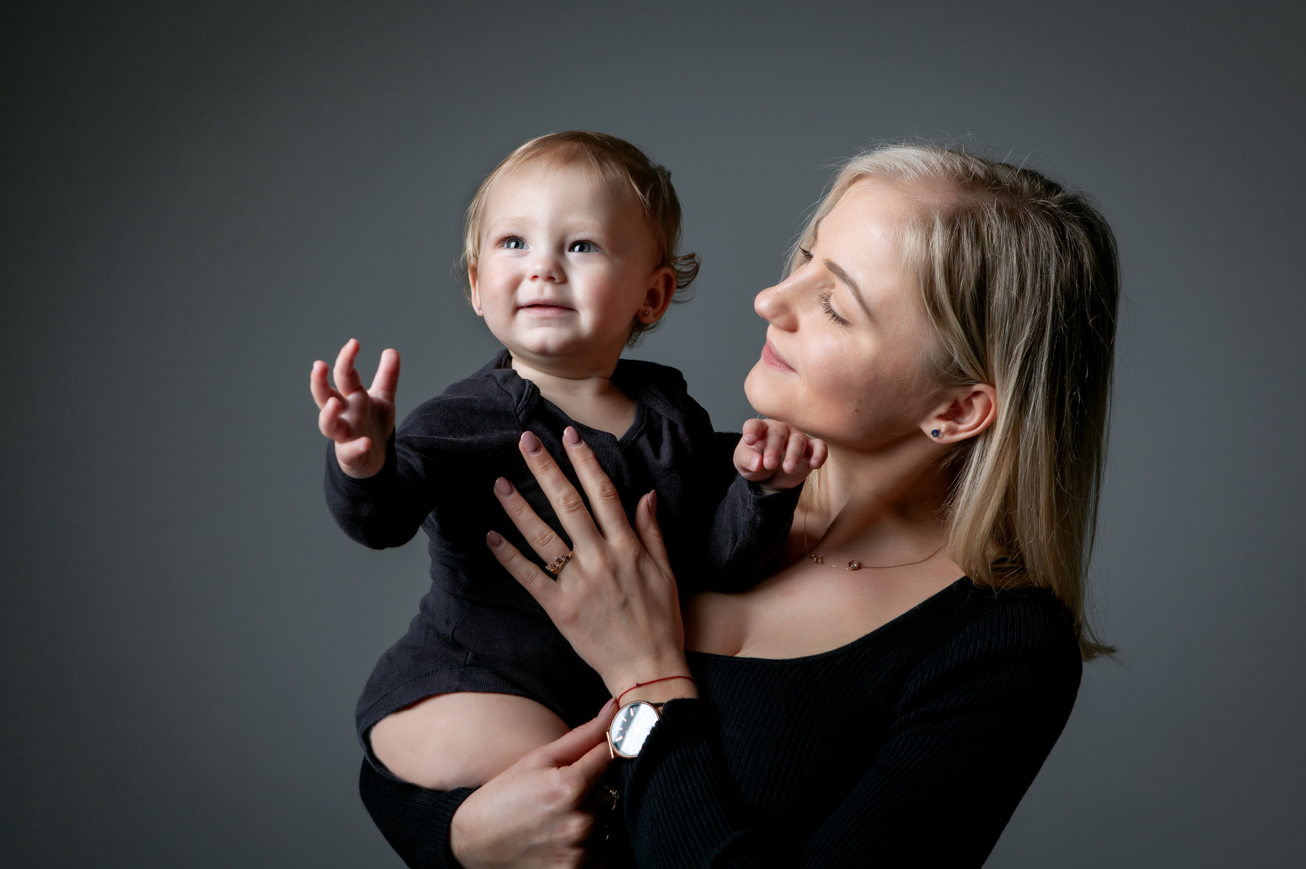 Studio-photography. Children and family photographer in Portugal Marina Shpakovskaya