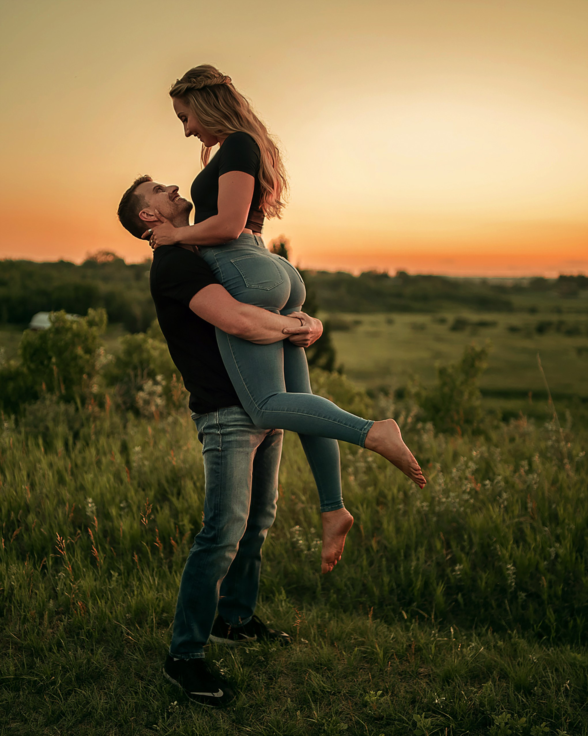 CASUAL KARLY & KOHL | CALGARY AB. Elopement & Lifestyle Wedding Photographer