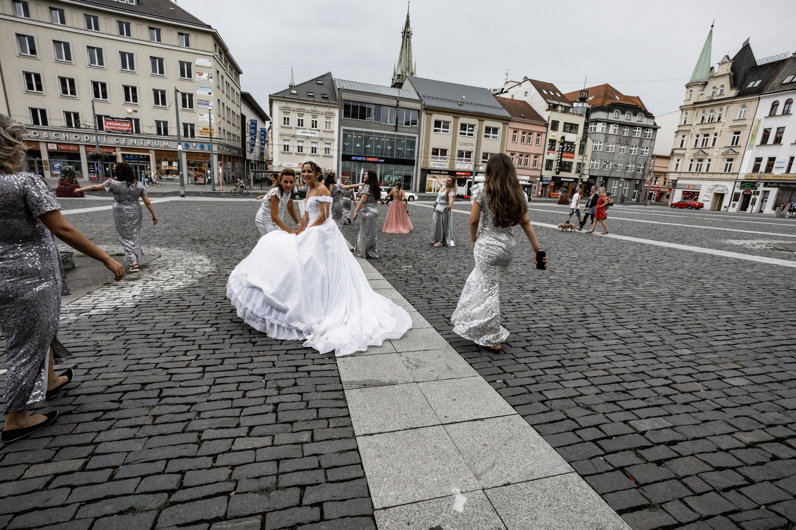 Pavel & Yveta. Svatební fotograf a kameraman v Česku a po celé Evropě — Teplice, Ústí nad Labem, Praha, Drážďany