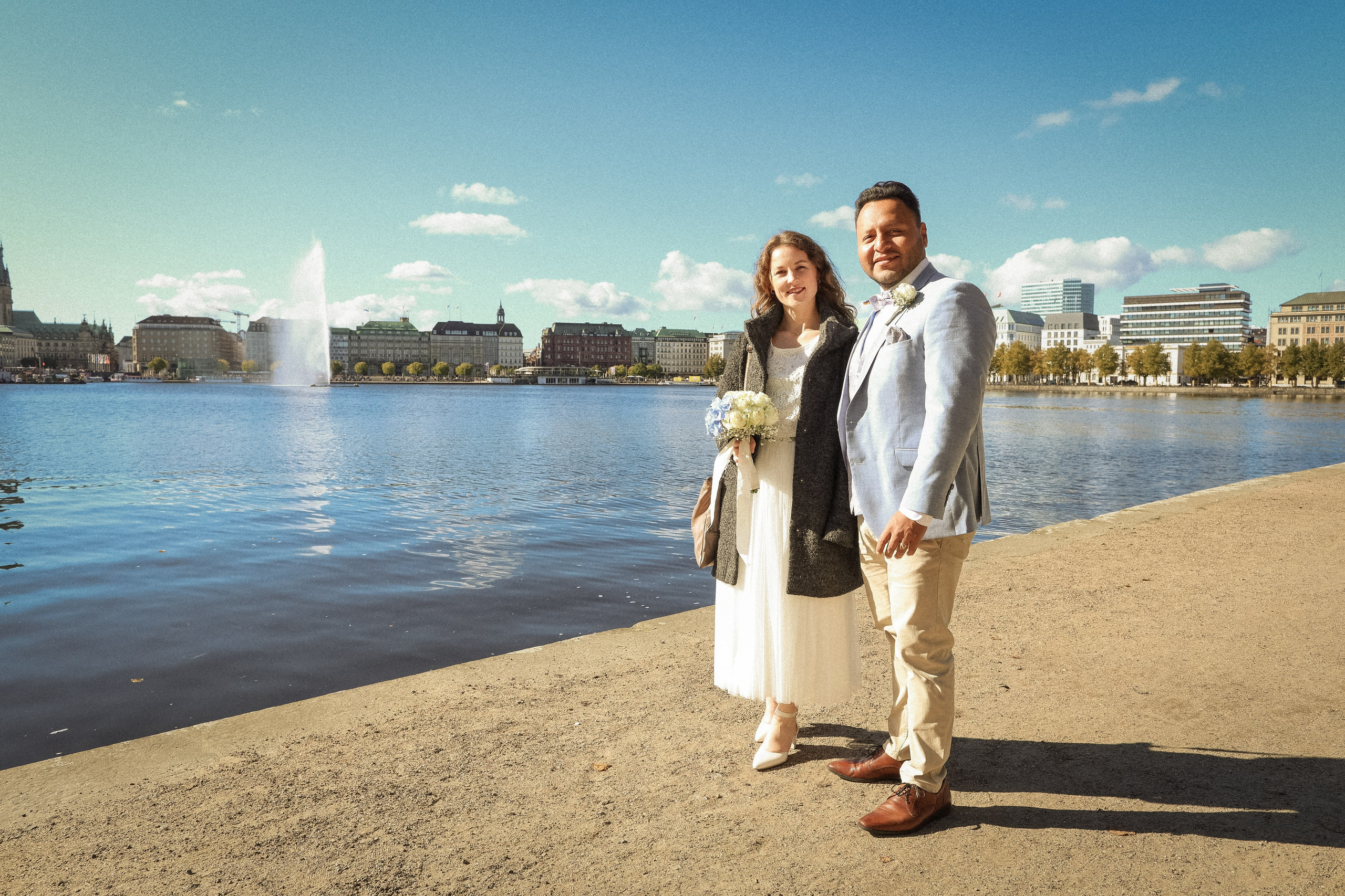 Traumhochzeit im Bobby Reich | Moderne Liebe am Hamburger Alsterufer. Hochzeitsfotograf und Hochzeitsvideograf aus Hamburg | Roka21Film