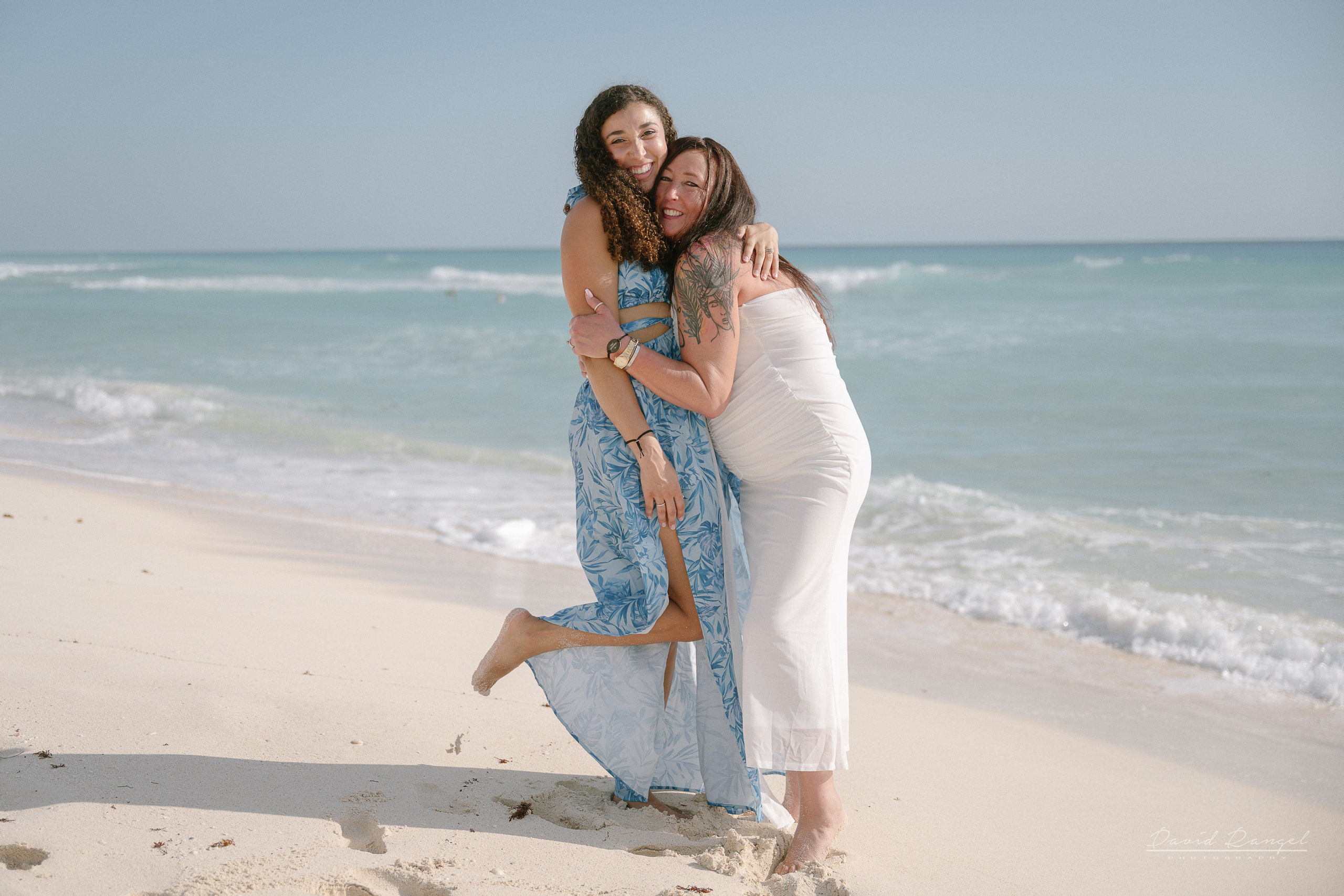 Gabi Guilliod — Family Session — Playa Delfines. Destination wedding photographer based in Cancun and Riviera Maya with service worldwide