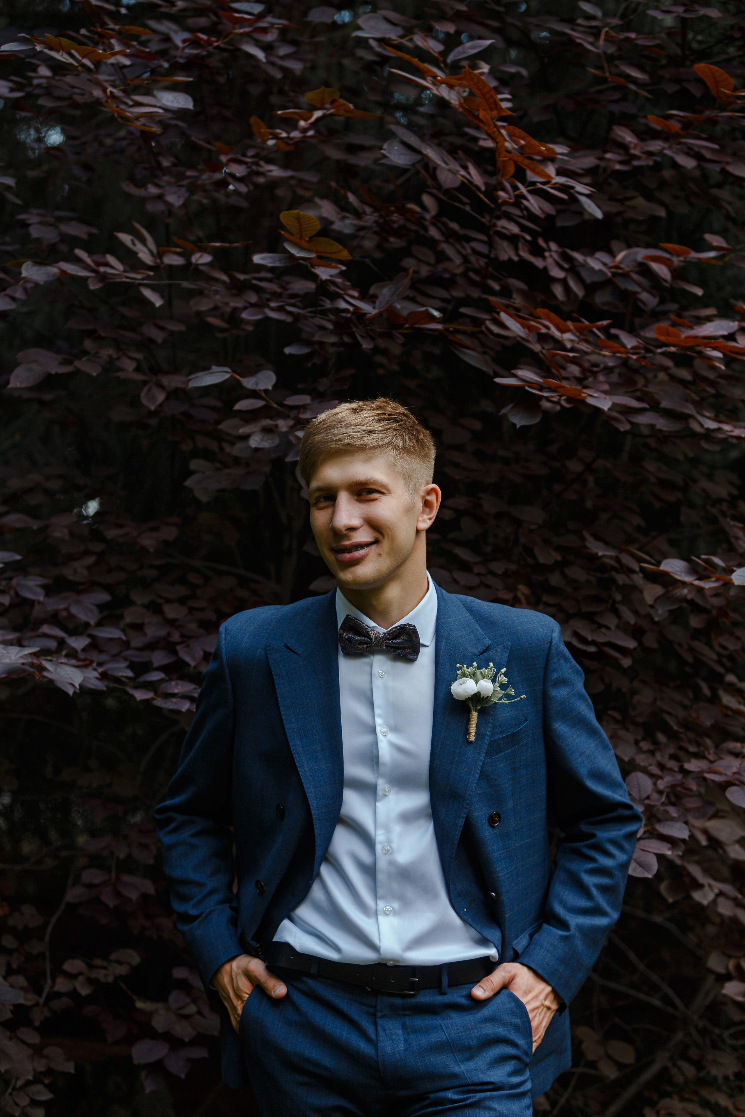 Novia y novio en la naturaleza. Fotógrafo de retrato, familia y reportajes en Valencia | España | Europa Vitalii Lumier