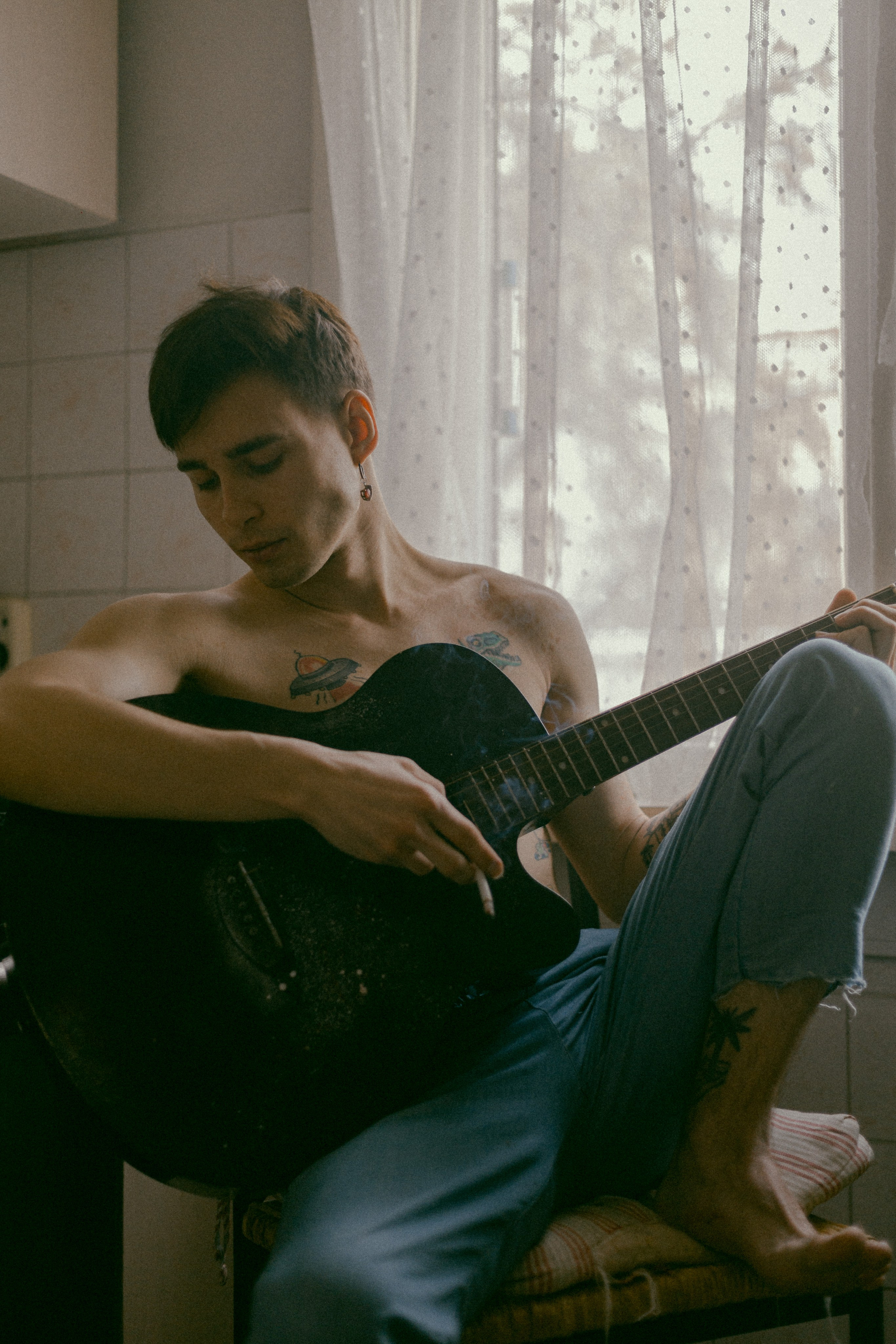 Sesión de fotos creativa para un chico. Fotógrafo de retrato, familia y reportajes en Valencia | España | Europa Vitalii Lumier