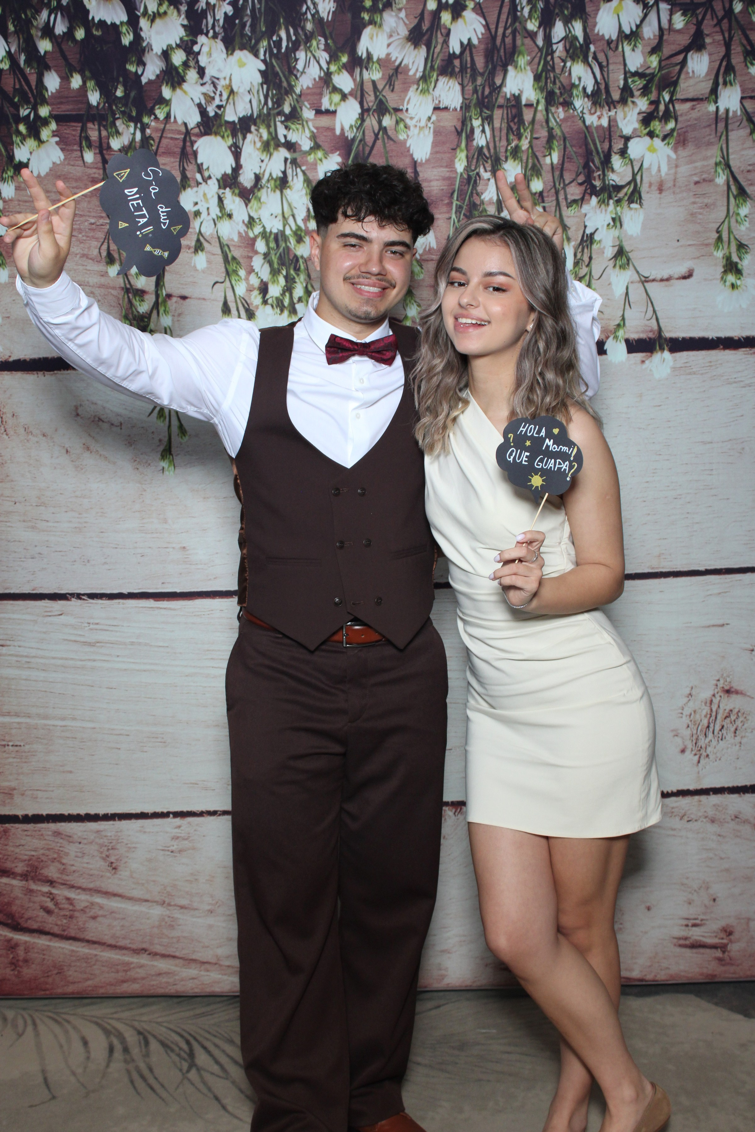 Nunta Denisa & Daniel – Zâmbete și distracție cu Oglinda Amintirilor Suceava
