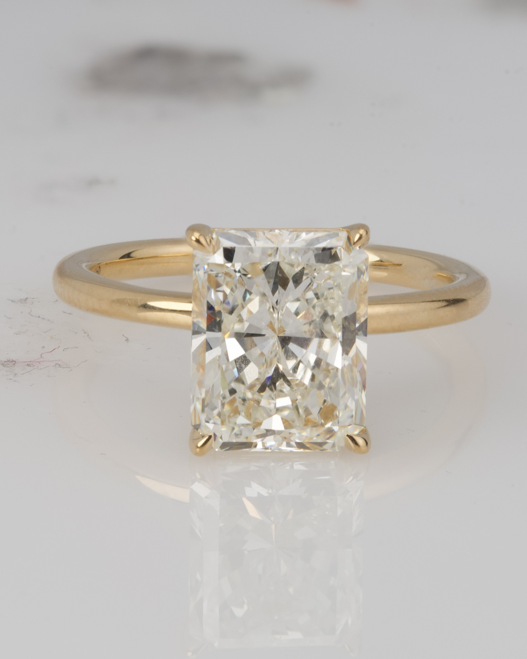 Retouching Portfolio Before\ After. Retoucher Available Worldwide, Product Photographer in Georgia, Batumi Aliaksandra