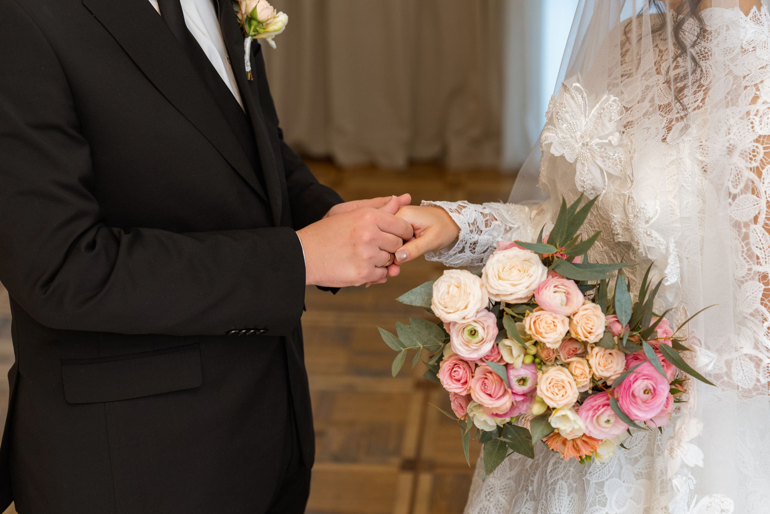 A wedding couple from Turkey and the Philippines in Tbilisi. Destination Wedding Photographers in Georgia, Armenia. Maks Kovalenko and Lara Tatosyan. Wedding videographer