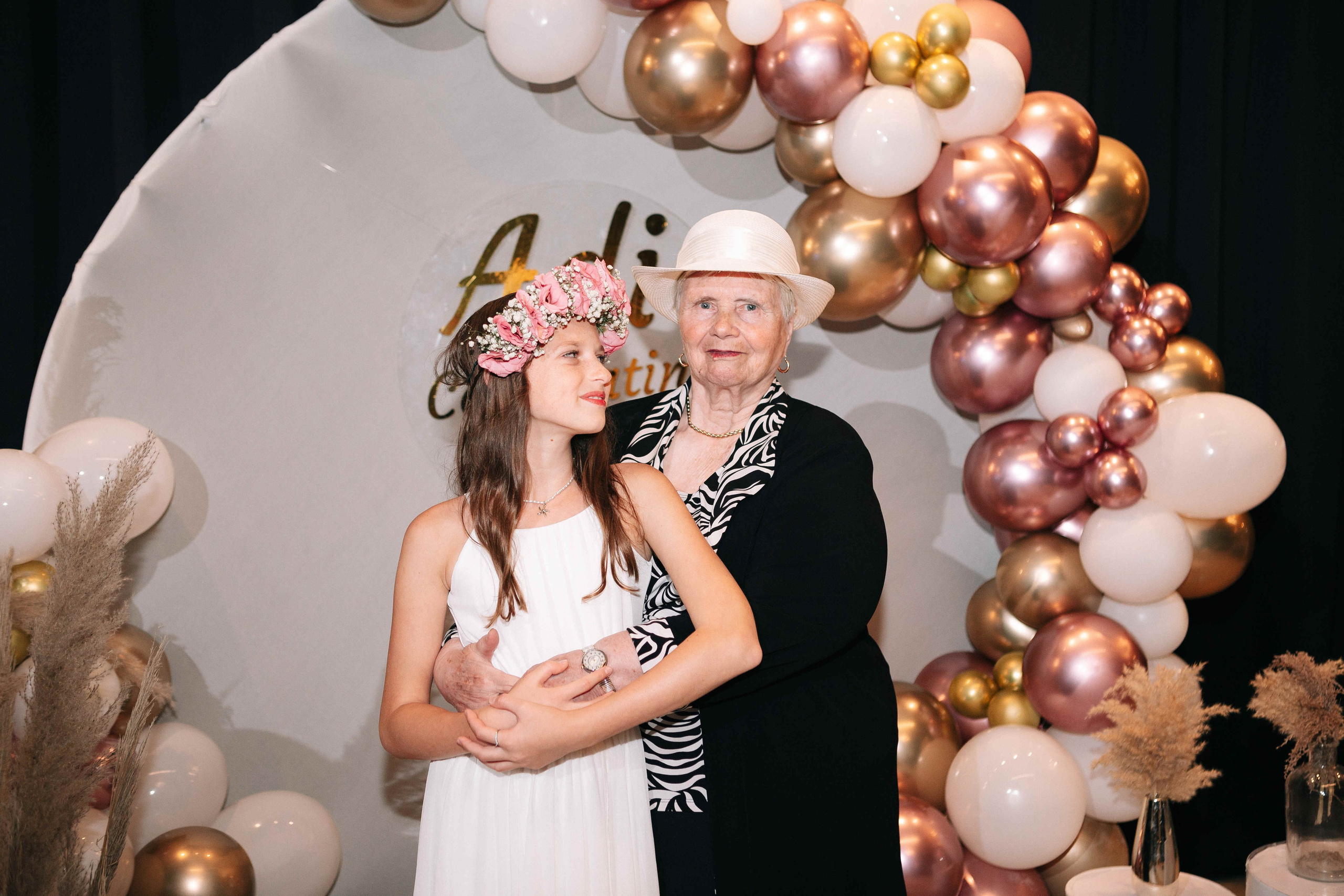 PARTY WITH FRIENDS. Https://shi-photo.com/