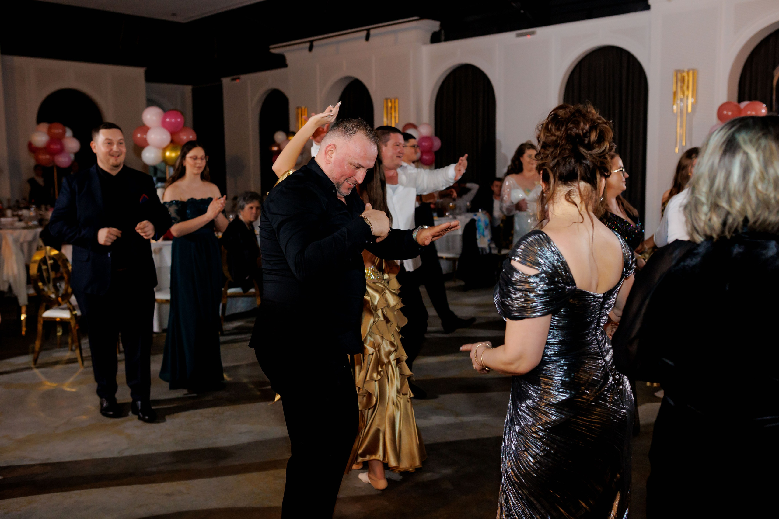 Povestea voastră, regizată de noi |Cristi Turculet Videograf Nuntă Suceava | wedding highlight. Servicii foto-video profesionale, pentru momente de neuitat