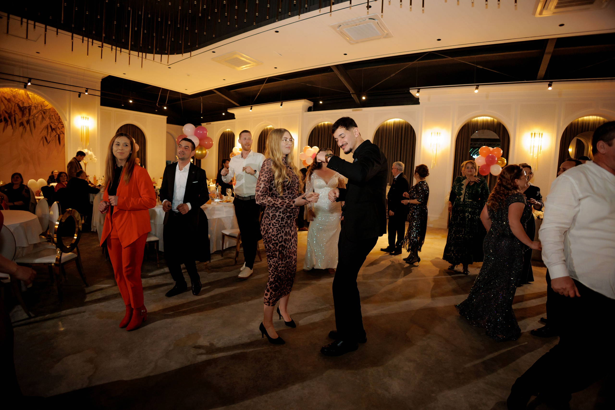 Povestea voastră, regizată de noi |Cristi Turculet Videograf Nuntă Suceava | wedding highlight. Servicii foto-video profesionale, pentru momente de neuitat