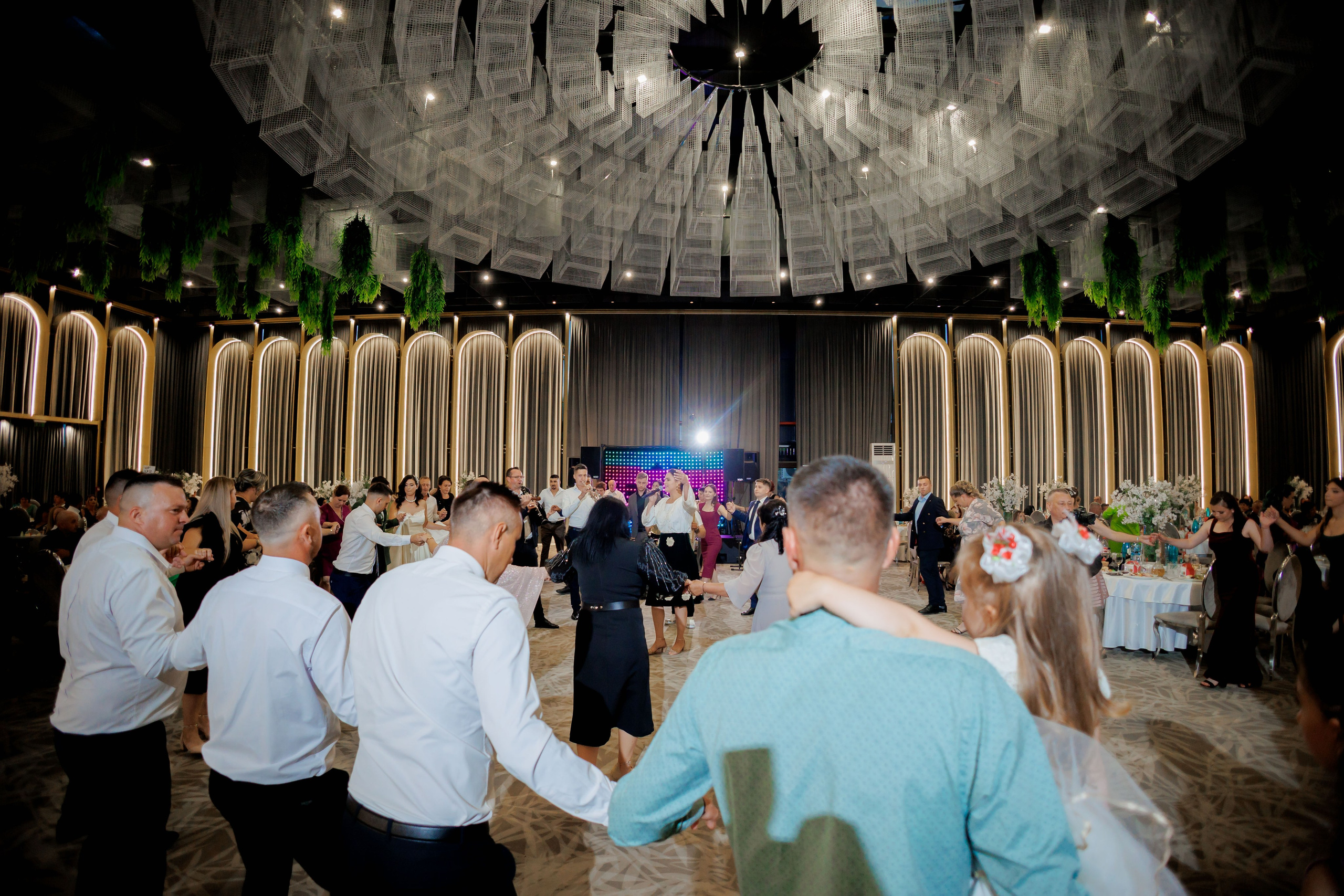 Nunta Nicoleta & Răzvan | Fotografie & Videografie Profesională. Servicii foto-video profesionale, pentru momente de neuitat