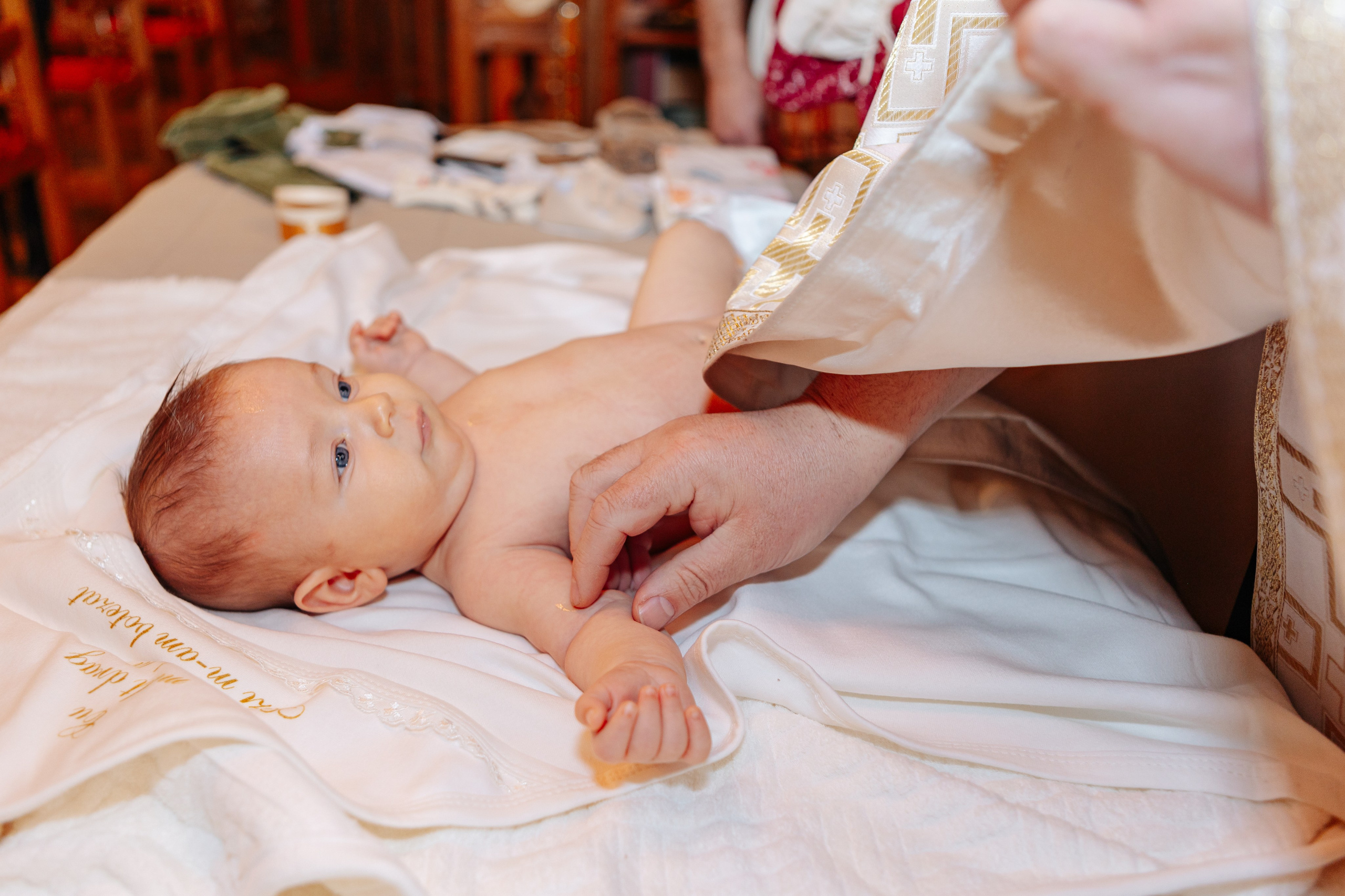 Botezul micuțului Matteo. Cristina Andronache fotograf Brașov fotograf de familie fotograf de nunta Brașov