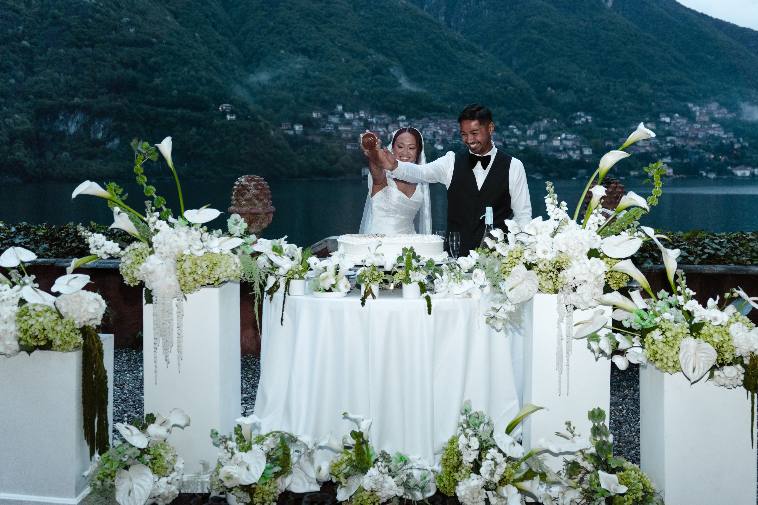 BEATRICE AND RAFAELE_LAKE COMO_Villa Regina Teodolinda. PHOTOGRAPHER IN ITALY