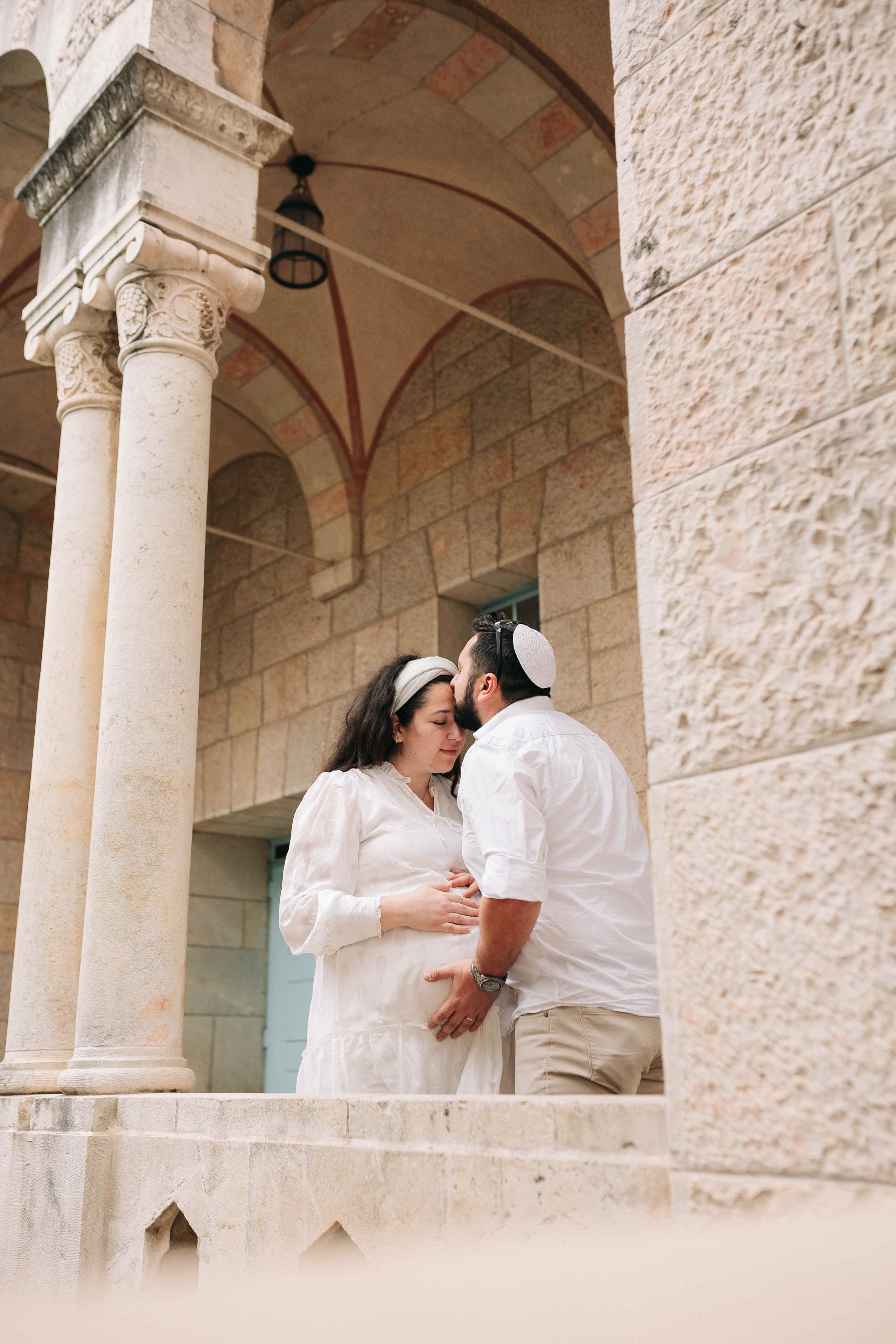 EXPECTING A BABY, JERUSALEM. PHOTOGRAPHER IN ISRAEL