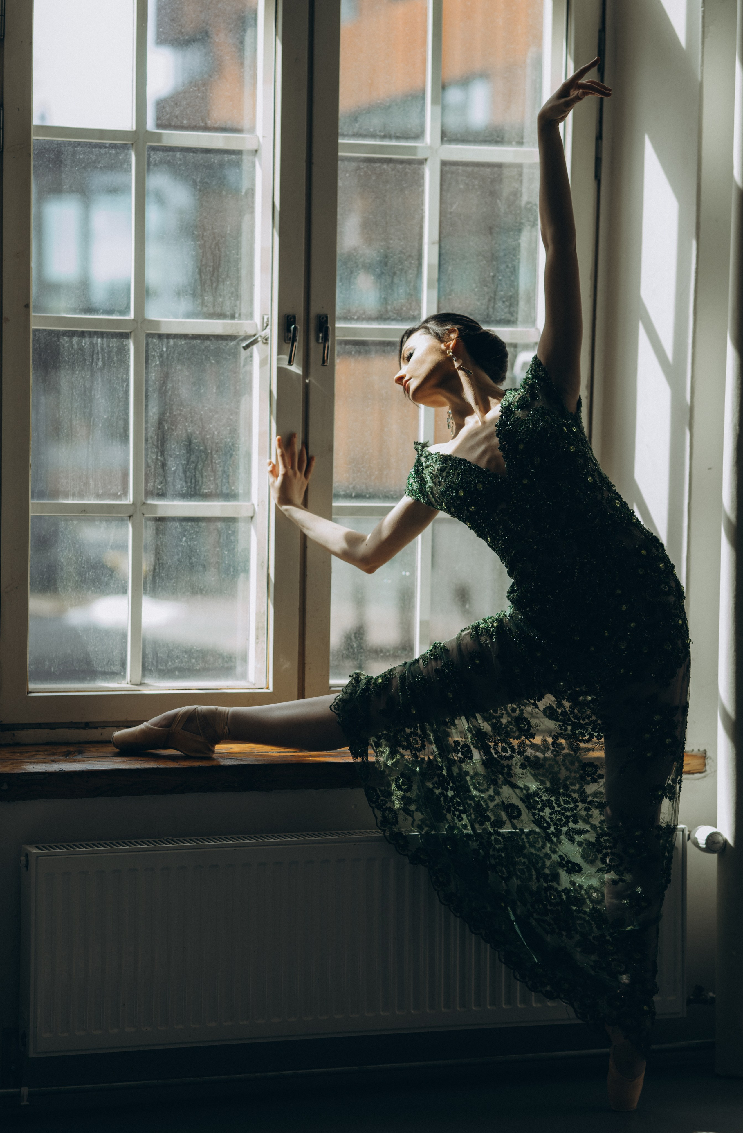 Riikka Couture, Riikka Ikäheimo, Violetta Keller, Portrait, Dancer. Wedding and potrait photographer in Helsinki Vickan O