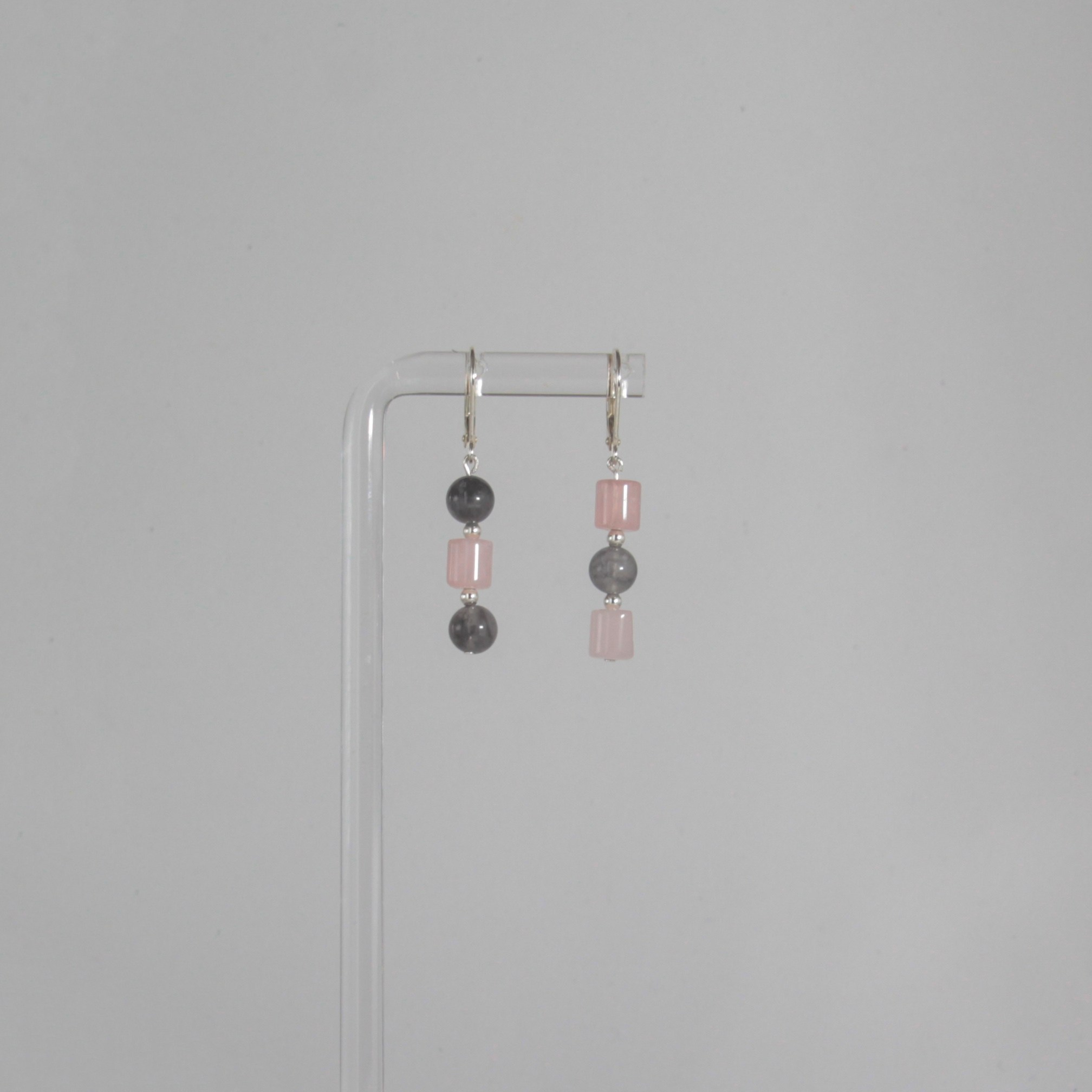 Pink fog. Современнные и актикварные украшения в Барселоне, Москве и Санкт-Петербурге