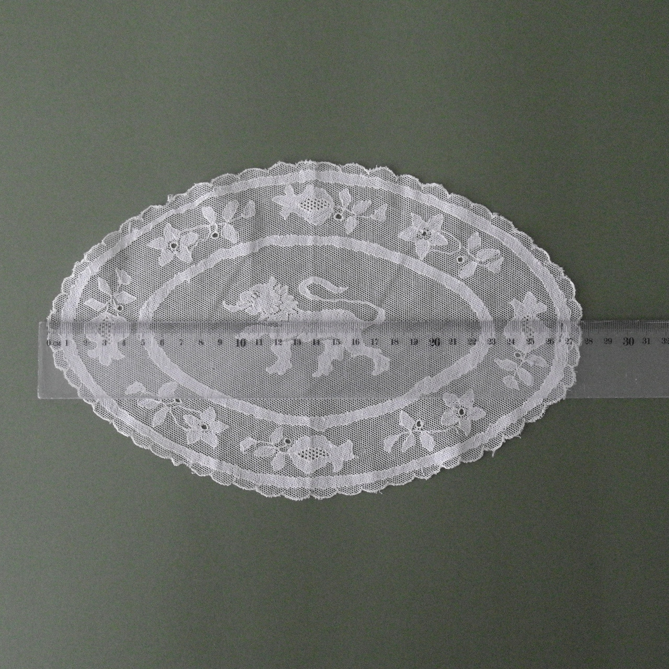 Lace napkins. Современнные и актикварные украшения в Барселоне, Москве и Санкт-Петербурге