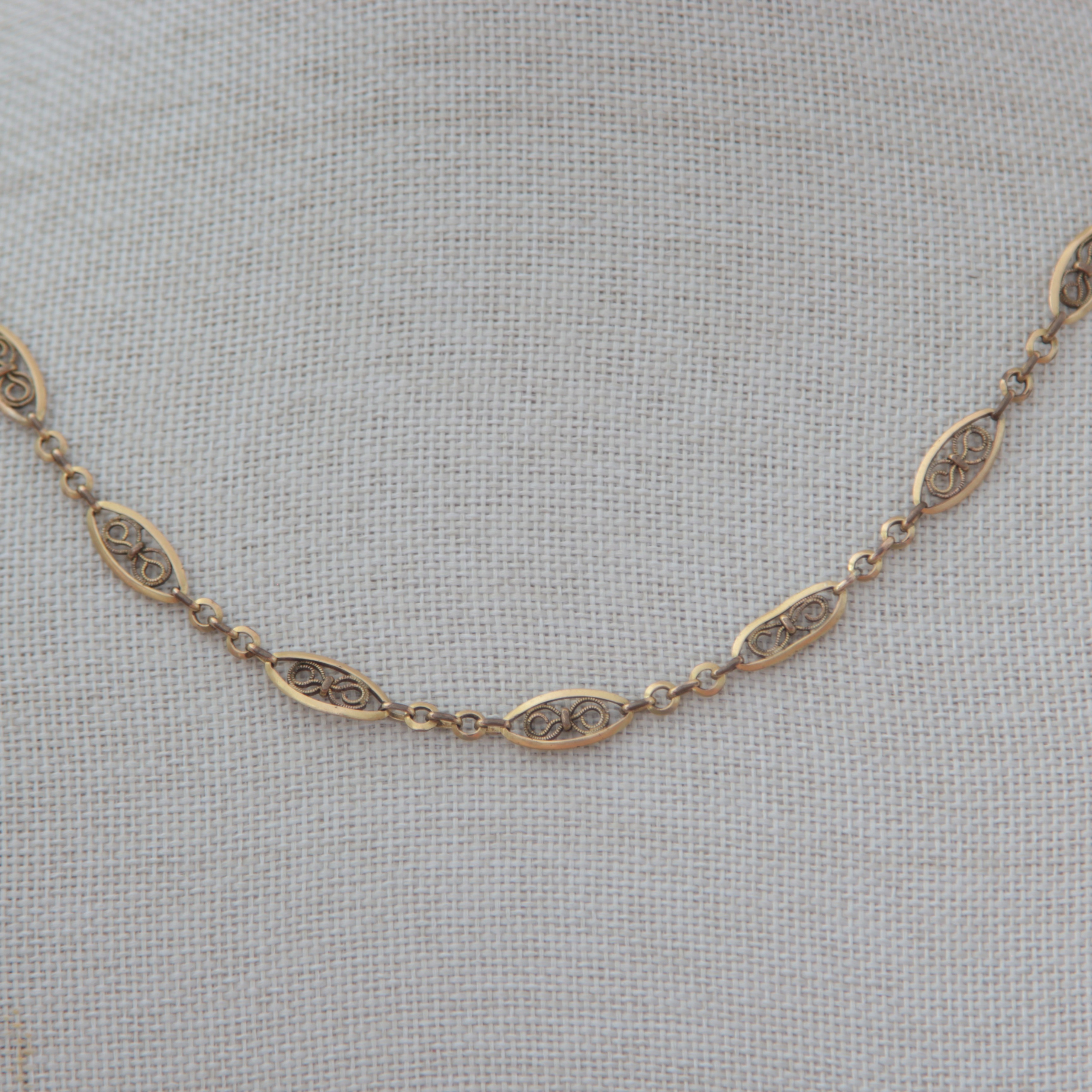 Lady. Современнные и актикварные украшения в Барселоне, Москве и Санкт-Петербурге