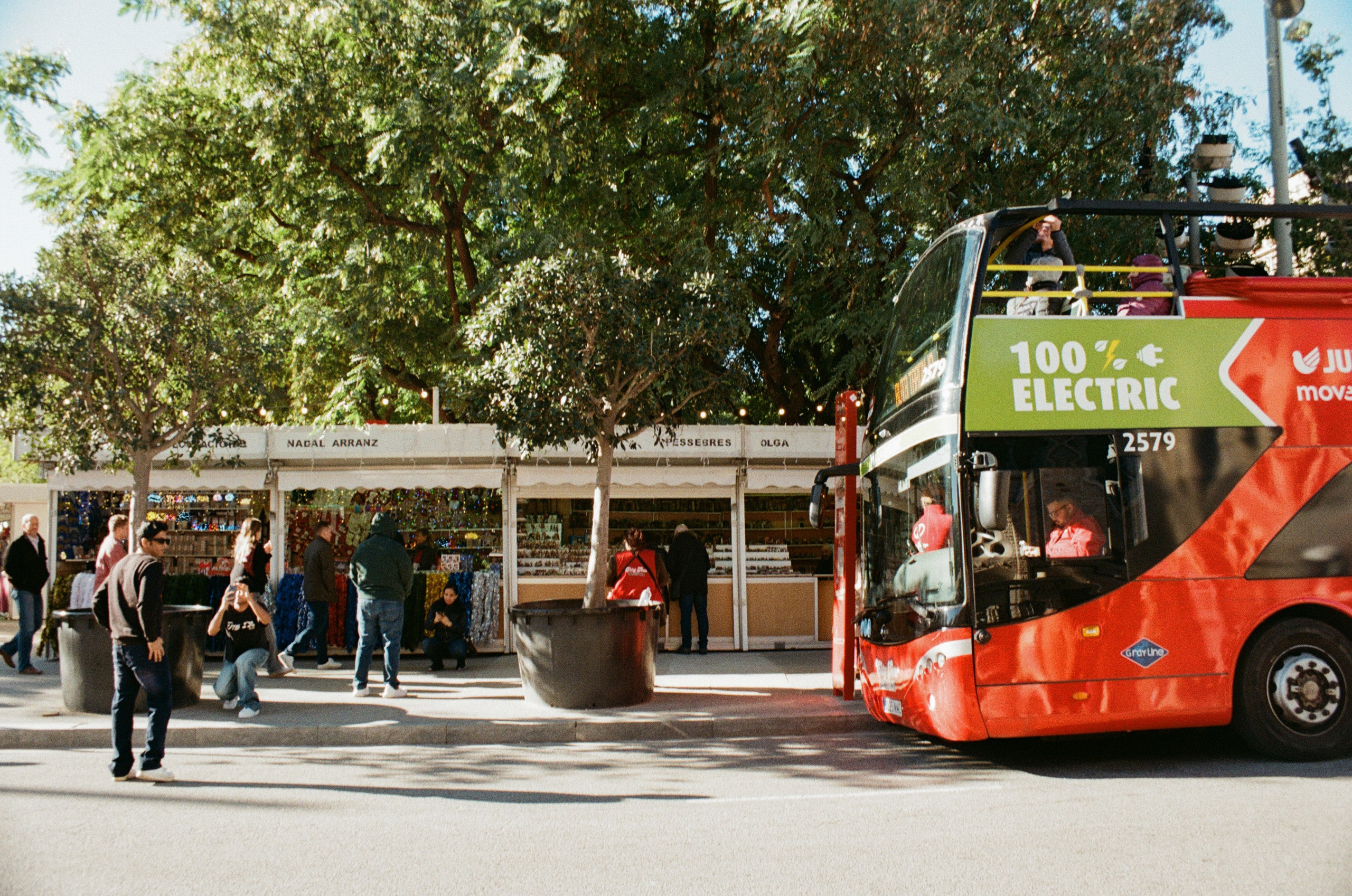 Barcelona — Light, Rhythm and Architecture. Wedding Stories — Professional Wedding Photography & Videography in Germany, Italy, Spain & all across Europe