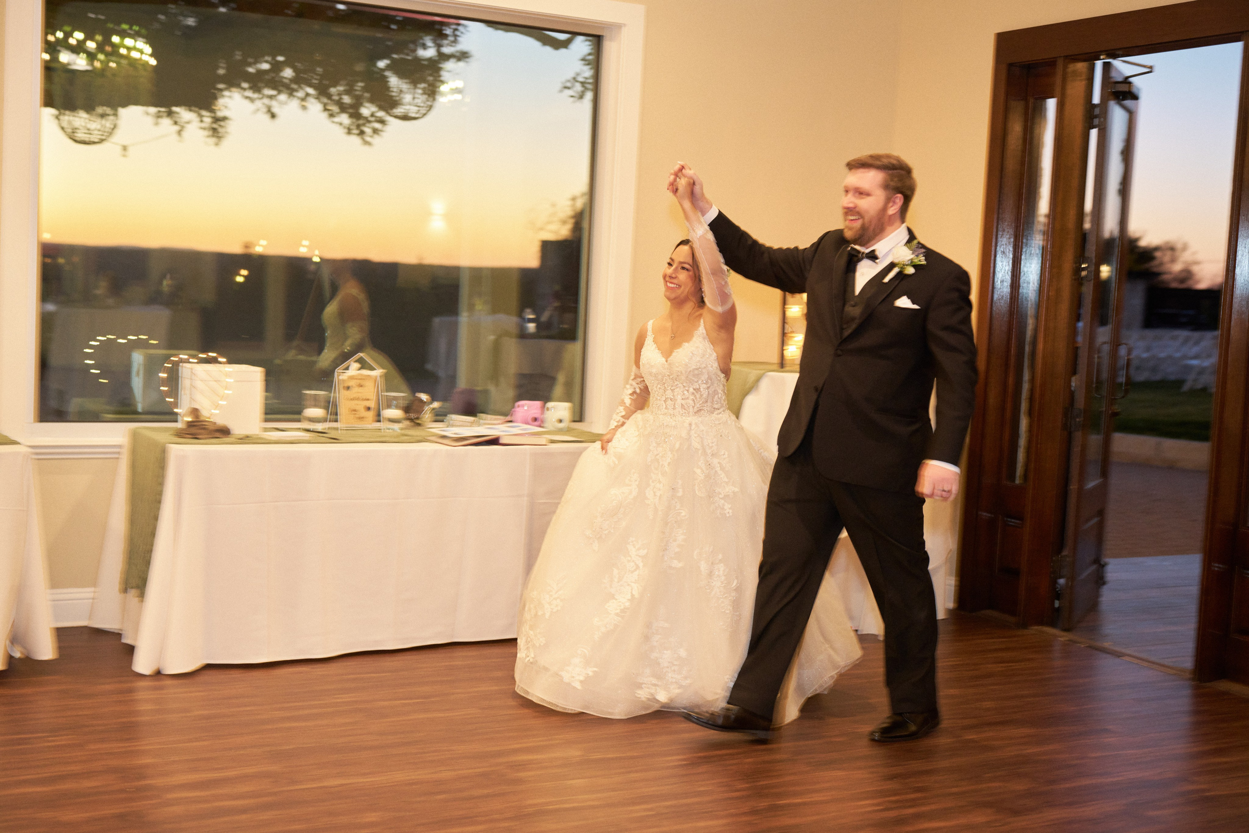 Kristine & Ryan, Austin, Vintage Villas. Alex Pedan photography
