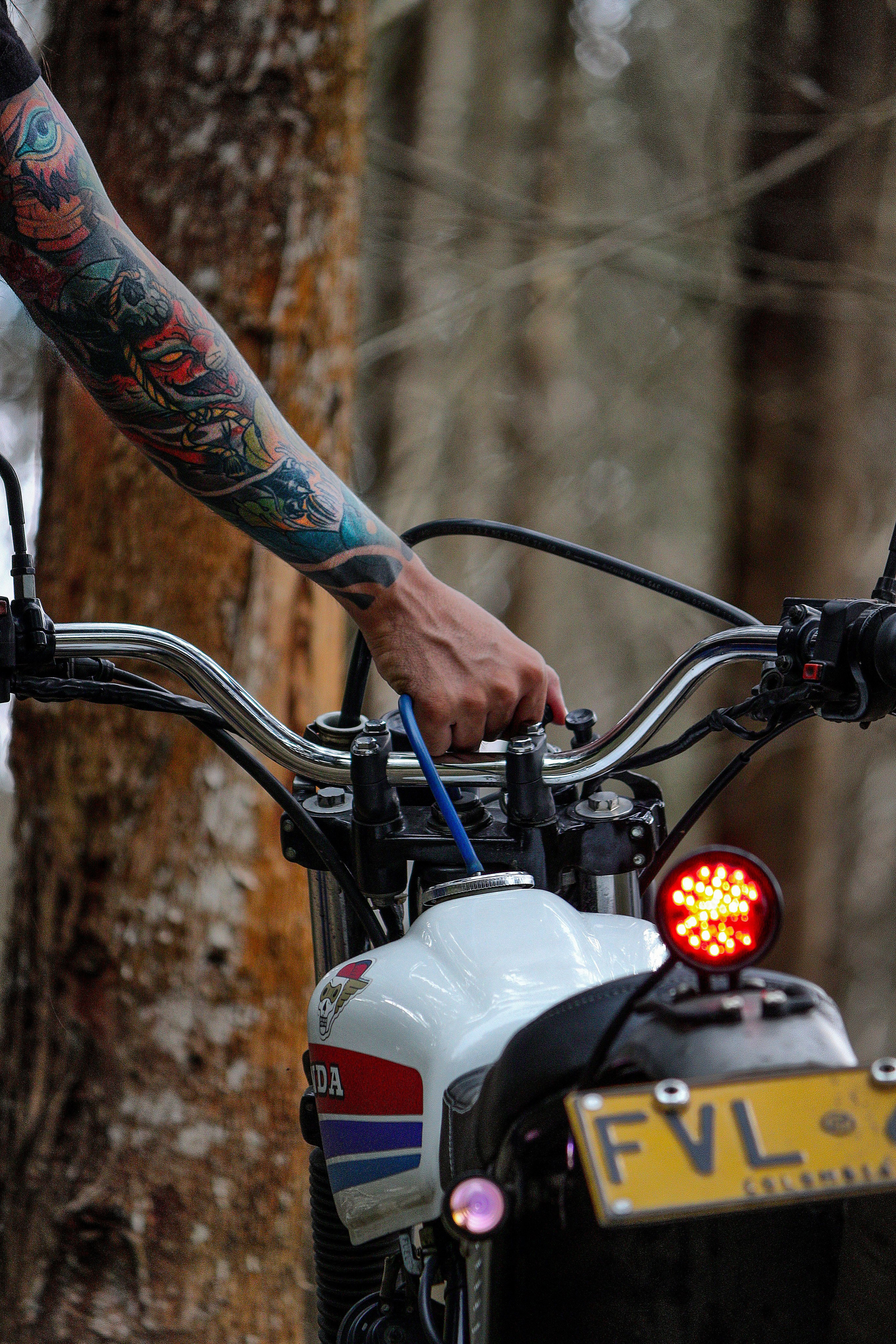 Fotógrafo de retratos fotógrafo de estilo de vida fotografía de locación fotografía de estudio sesión de fotos marca personal. Fotografía profesional para su evento en Caldas por SERFOTOGRAFÍA