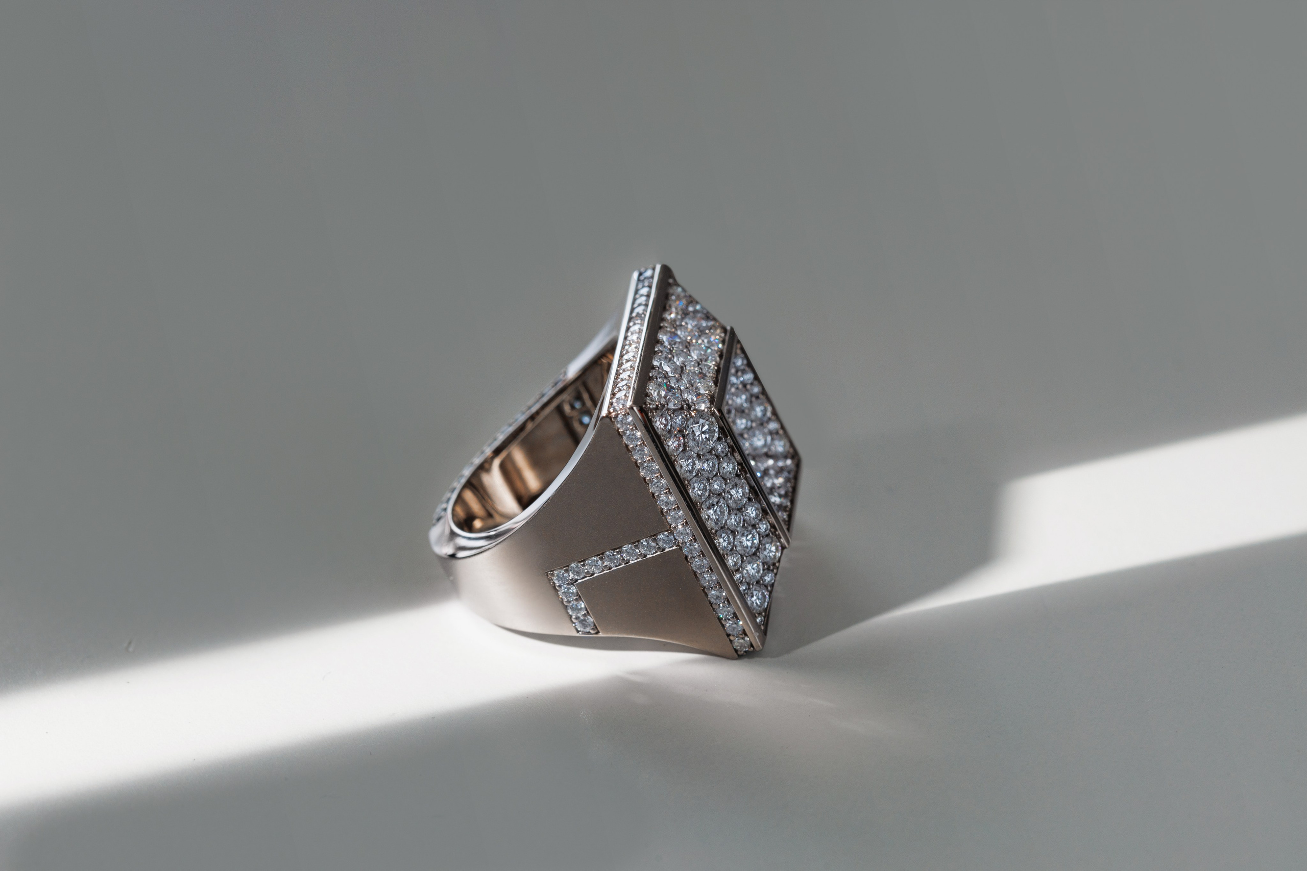 Jewelry. Photographer in the Den Haag Rotterdam Amsterdam Osypenko Oksana