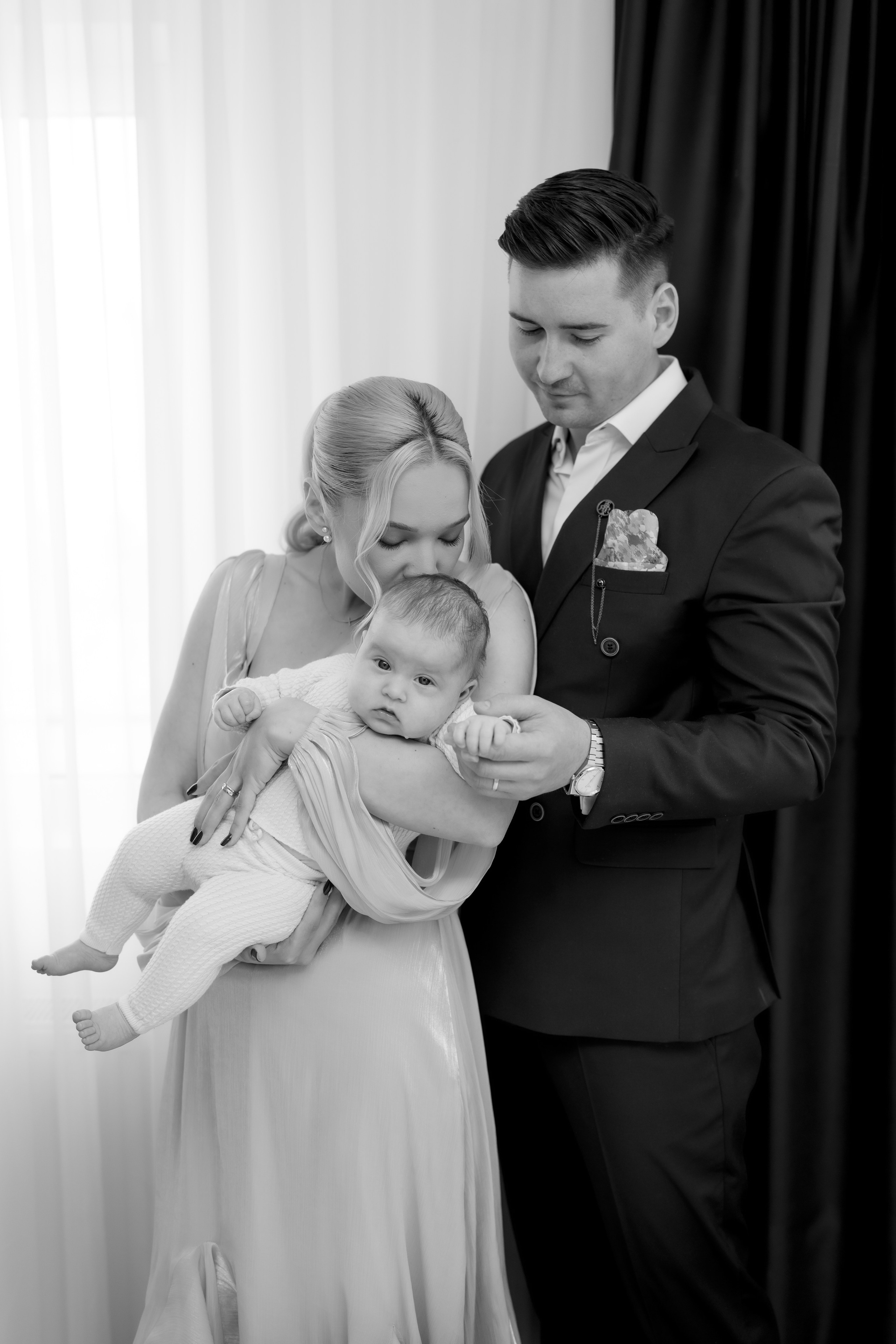 Ilinca. Mark Fazakas — Wedding Photographer