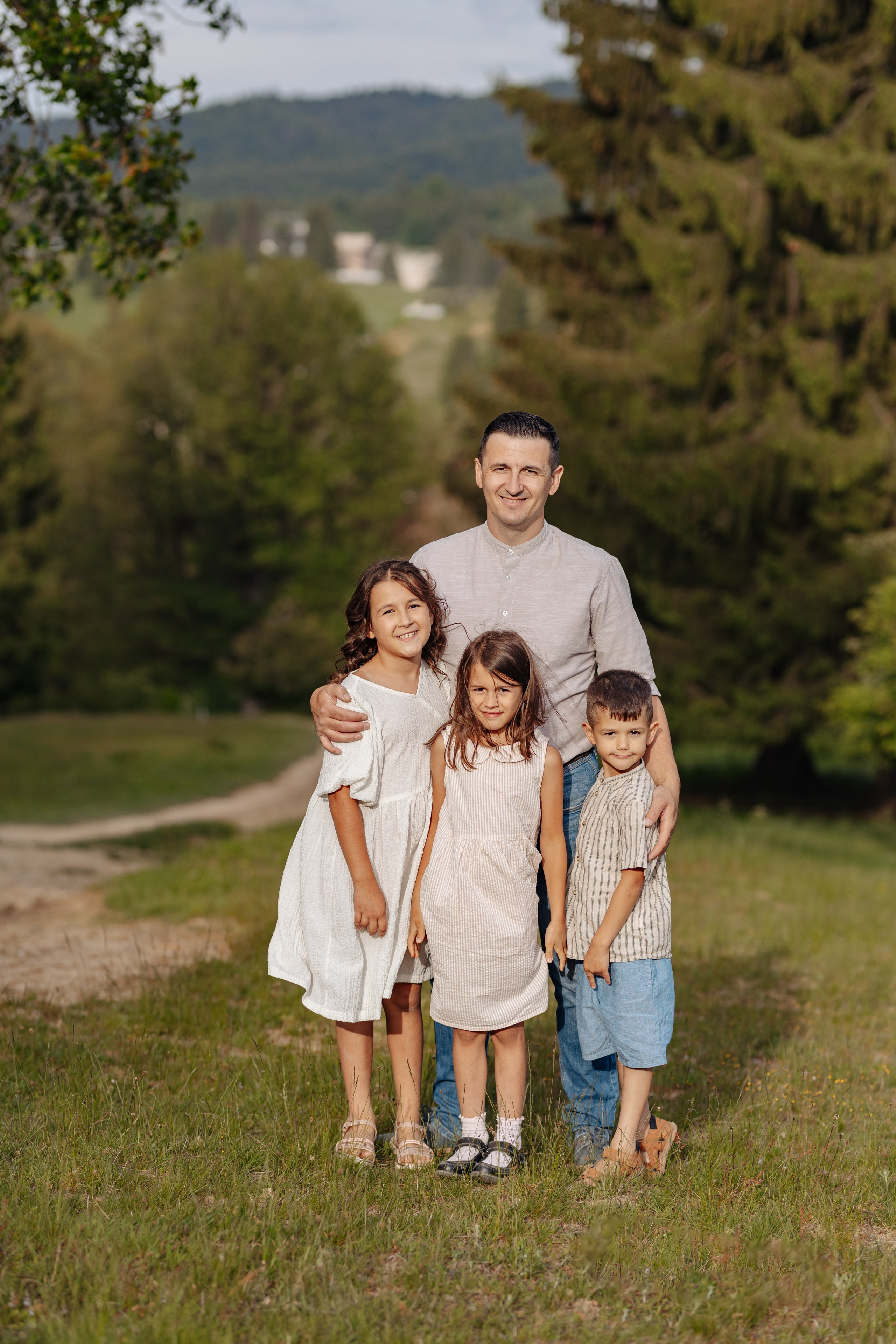 Familia Hudea. Cristina Andronache fotograf Brașov fotograf de familie fotograf de nunta Brașov