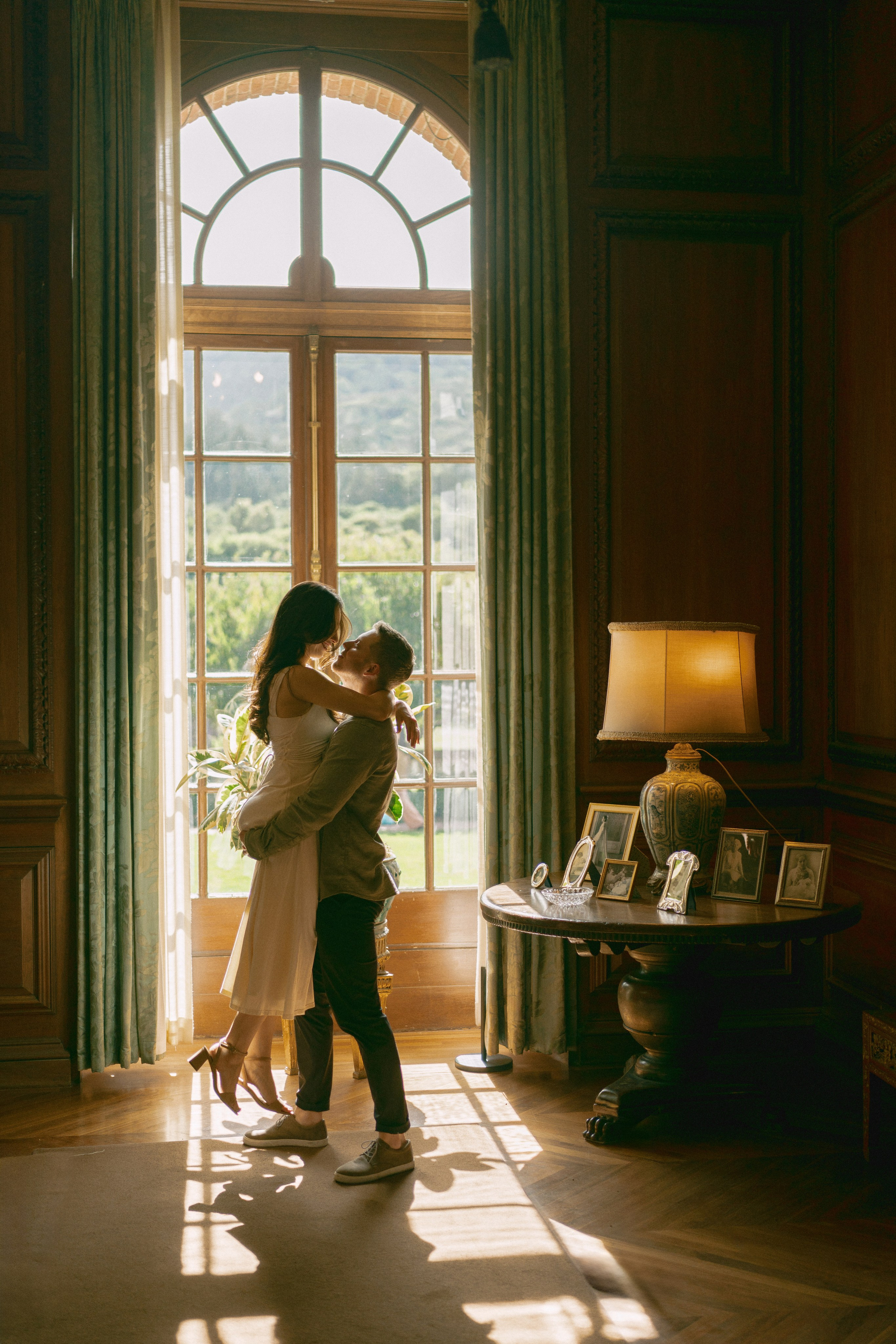 Engagement at Filoli Historic House & World-Class Garden. Wedding Photography & Videography Team in California, Los Angeles, San Francisco, San Diego and Travel