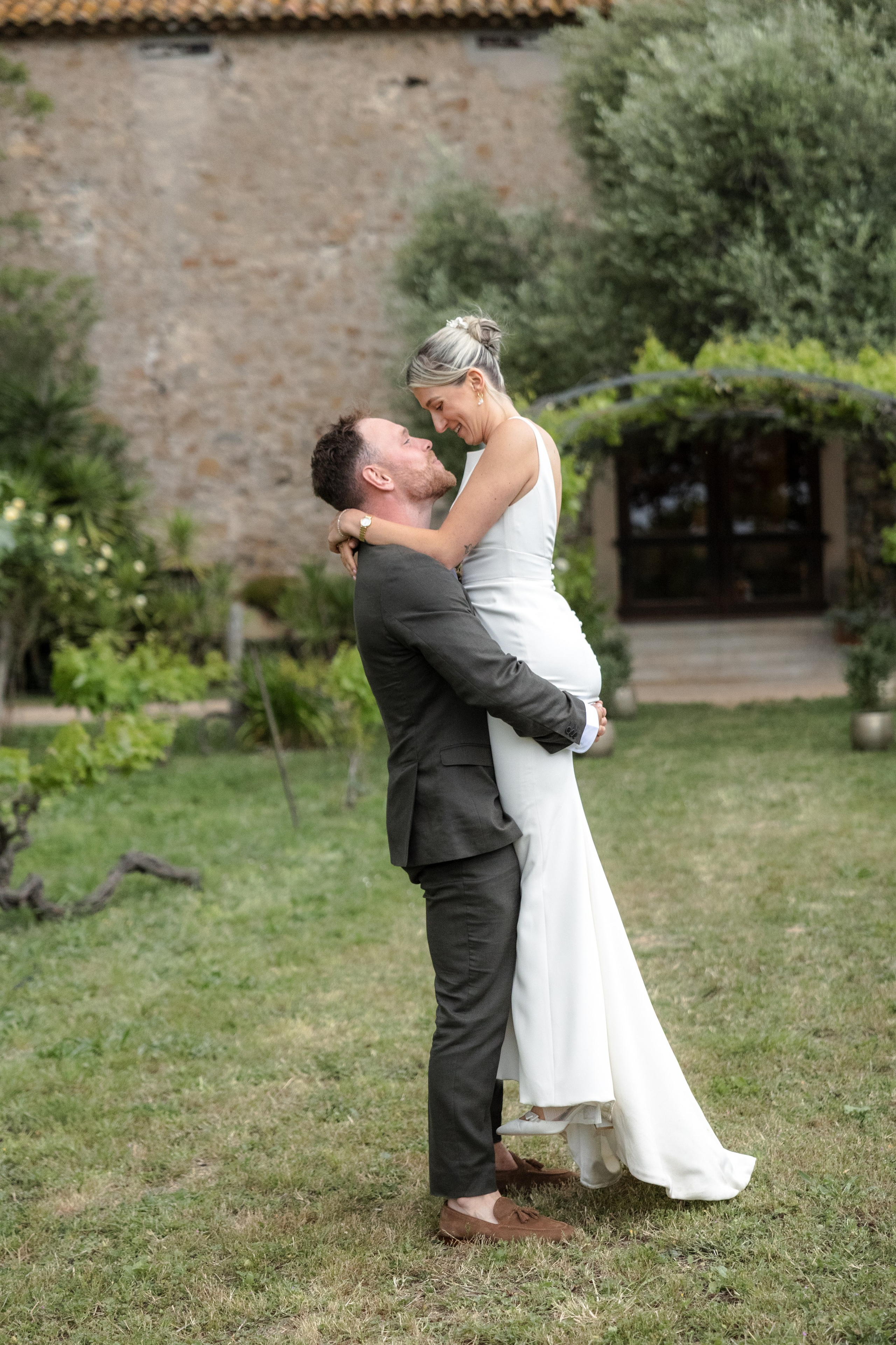 Свадьба в Château Du Puits Es Pratx — яркий день на юге Франции. Евгения Смирнова — Ваш фотограф в Тулузе и на юго-западе Франции