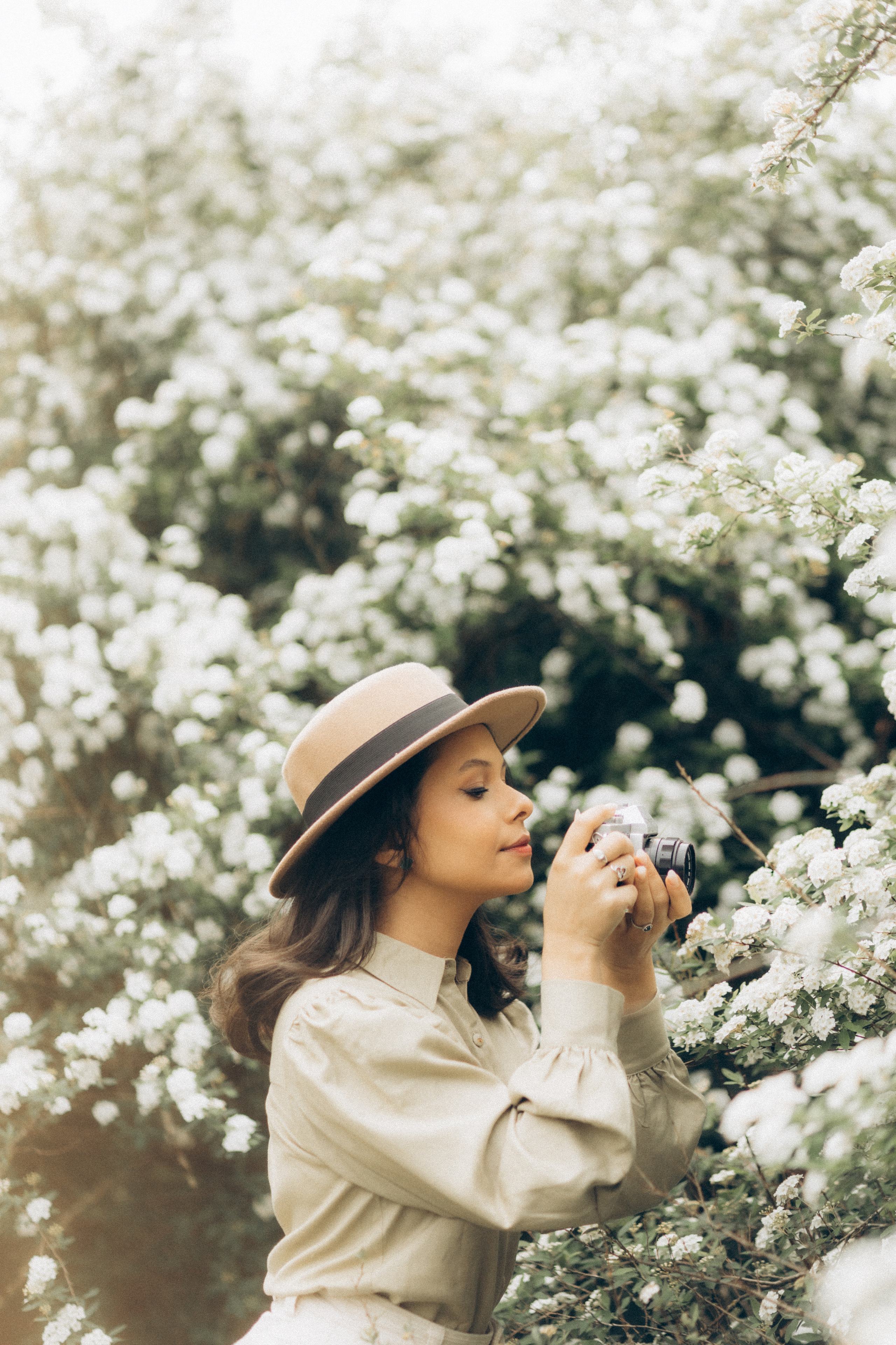 Entre flores e cafés. Lídia Cabral Fotografia | Fotógrafa de casais e famílias em Gramado RS