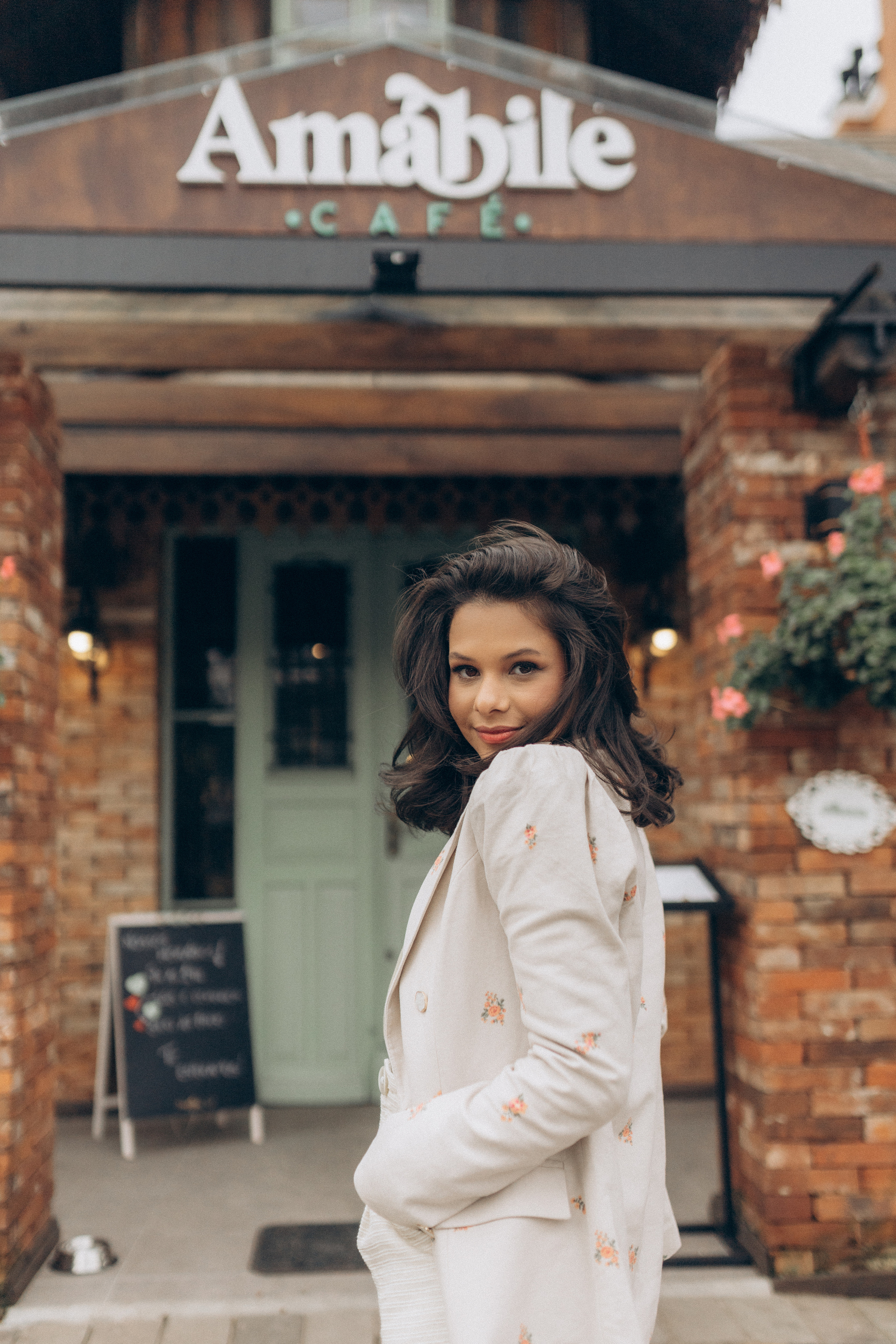 Entre flores e cafés. Lídia Cabral Fotografia | Fotógrafa de casais e famílias em Gramado RS
