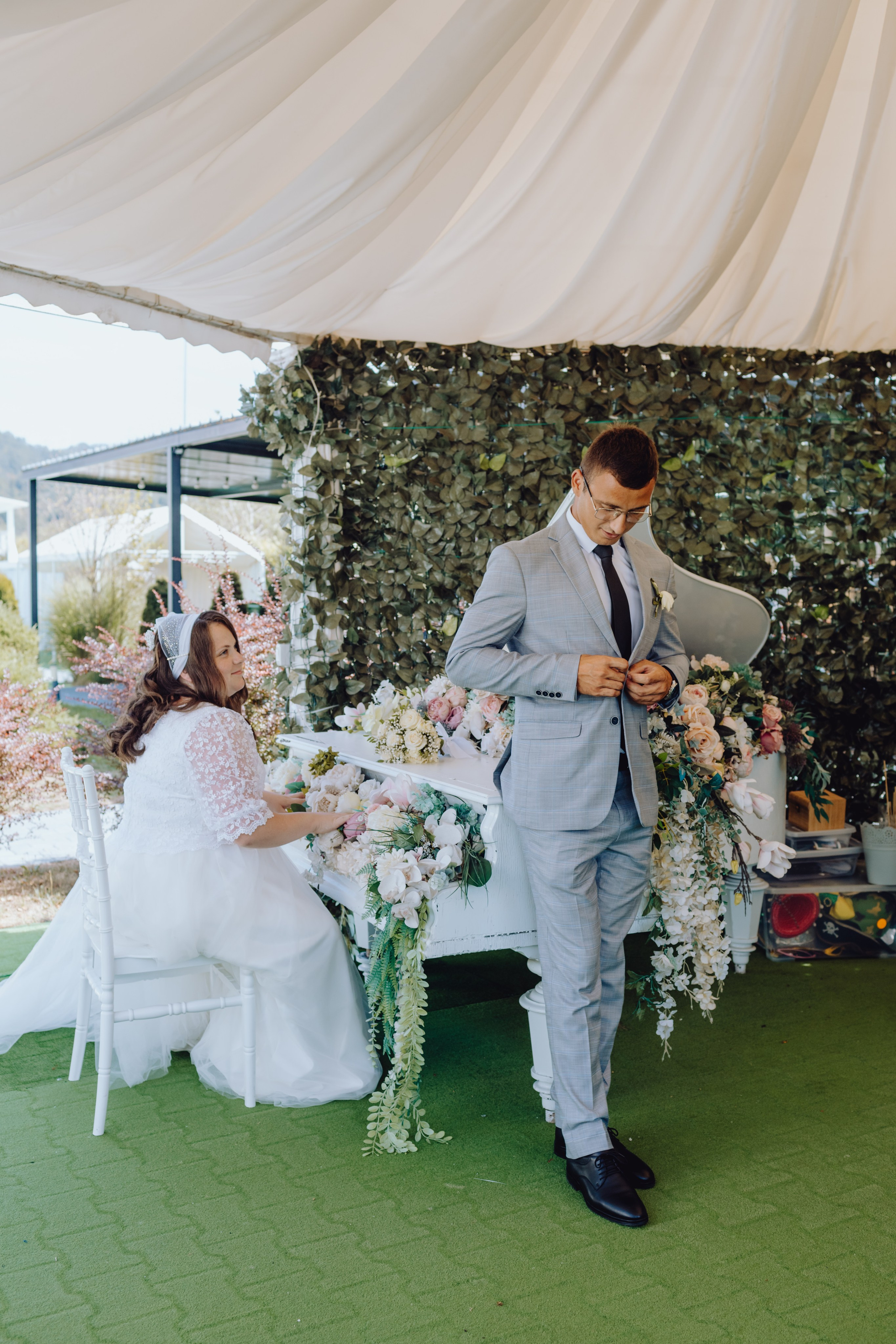 Cristi & Maria. Wedding & couple photographer from Romania Rut Vetan