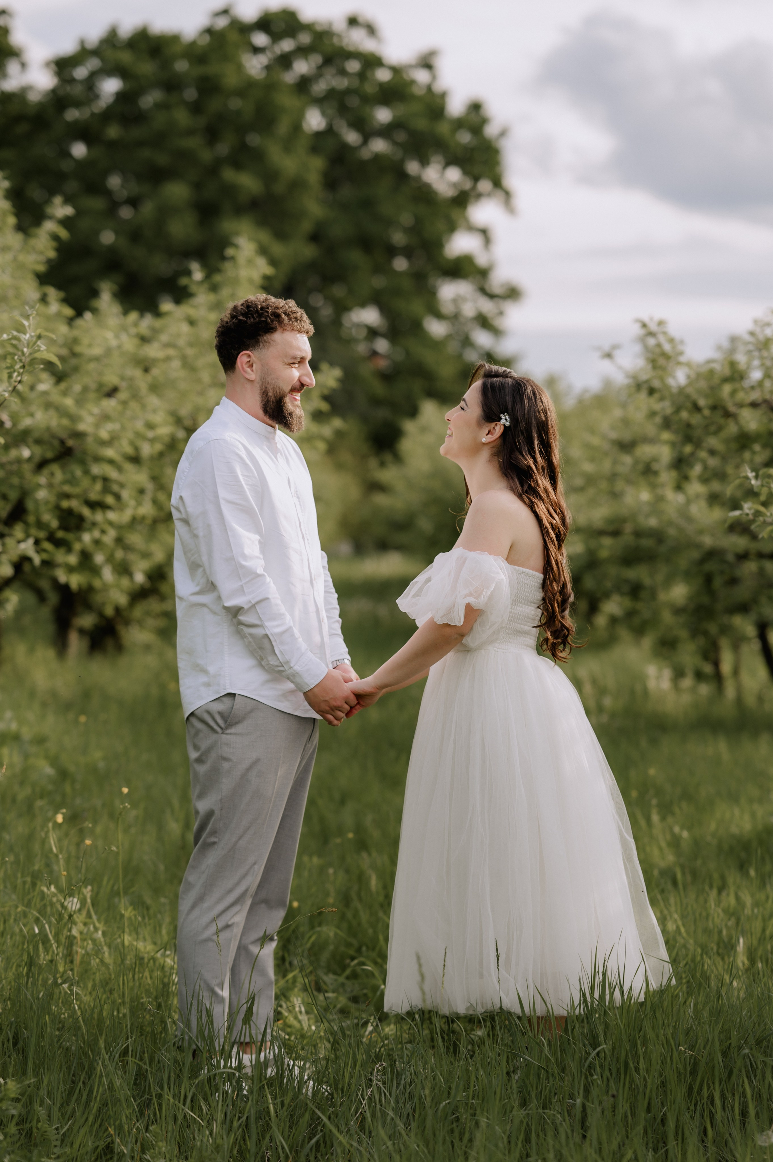 Magda + Andrei | Lovers in the garden. Proud Vision Weddings | Wedding Photography & Film — Servicii profesionale Foto Video Nunta Iasi