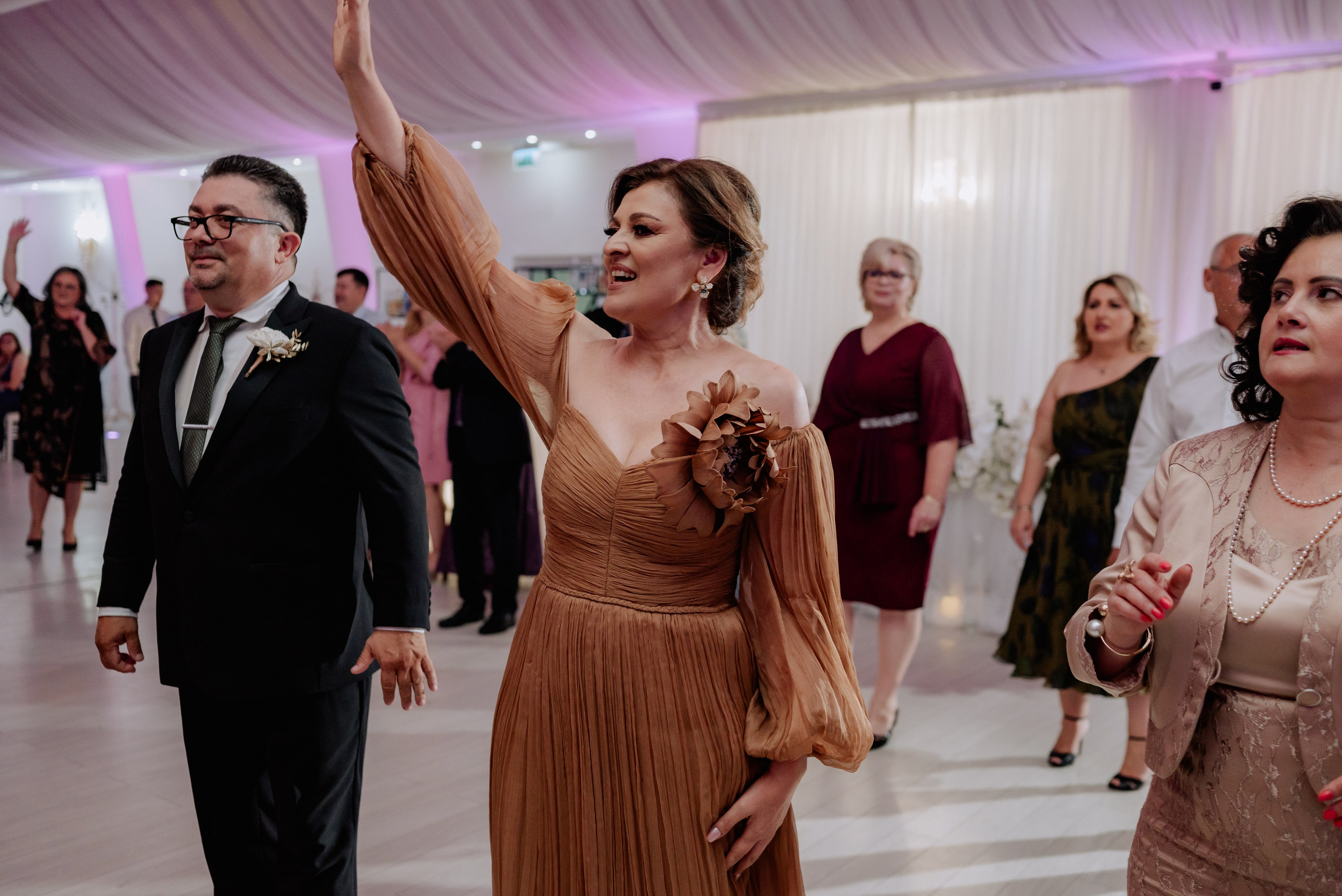 Nunta la Hotel Capitol Iasi. Proud Vision Weddings | Wedding Photography & Film — Servicii profesionale Foto Video Nunta Iasi