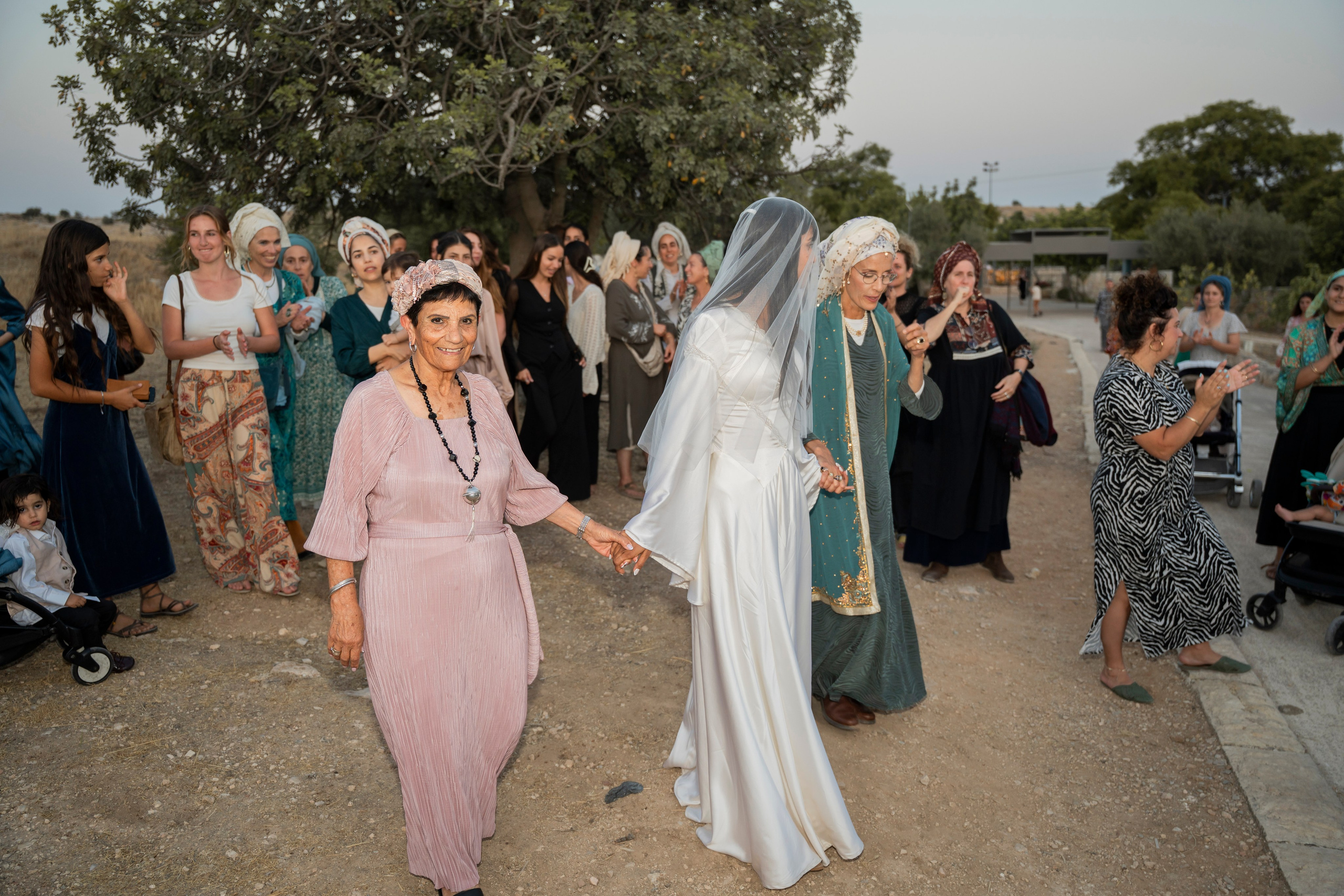 עדן ושלהבת. יוסף מזרחי צילום חתונה, ברית וזוגיות. צלם מקצועי שאוהב להוציא אתכם הכי יפים ברגעים הכי מרגשים