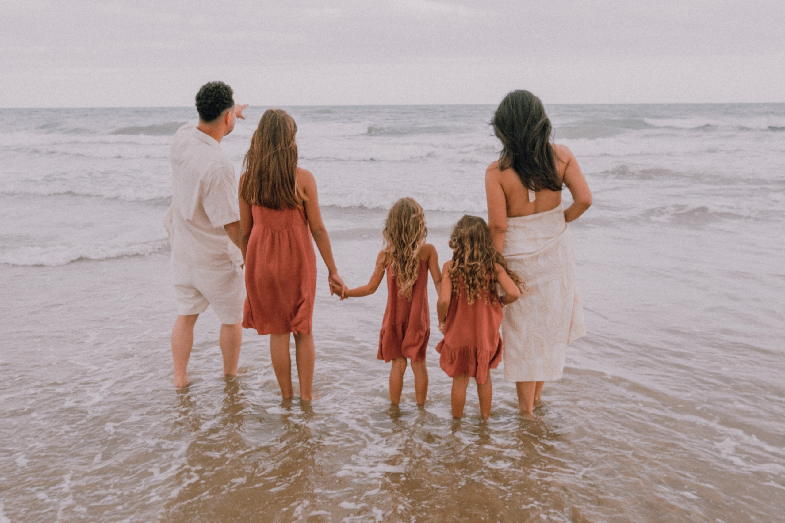 Семейная фотосессия на пляже. Профессиональная фотосъемка в Калафелле — Елена Медведева