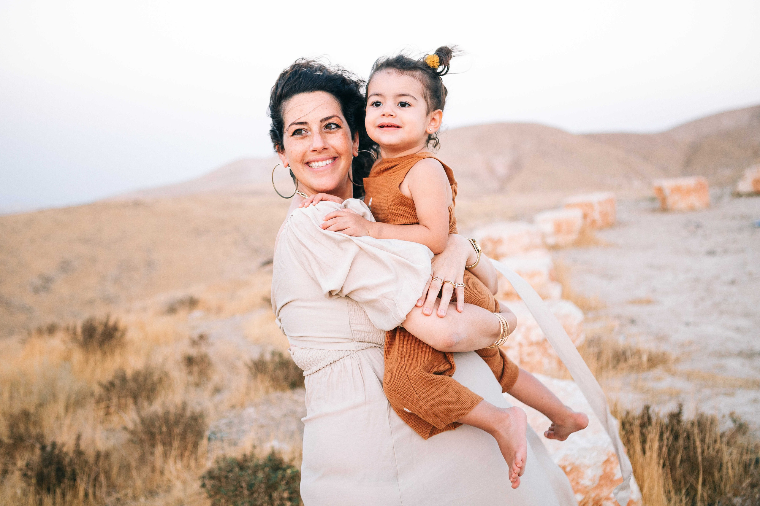 PREGNANT PHOTOSESSION IN THE DESERT. PHOTOGRAPHER IN ISRAEL