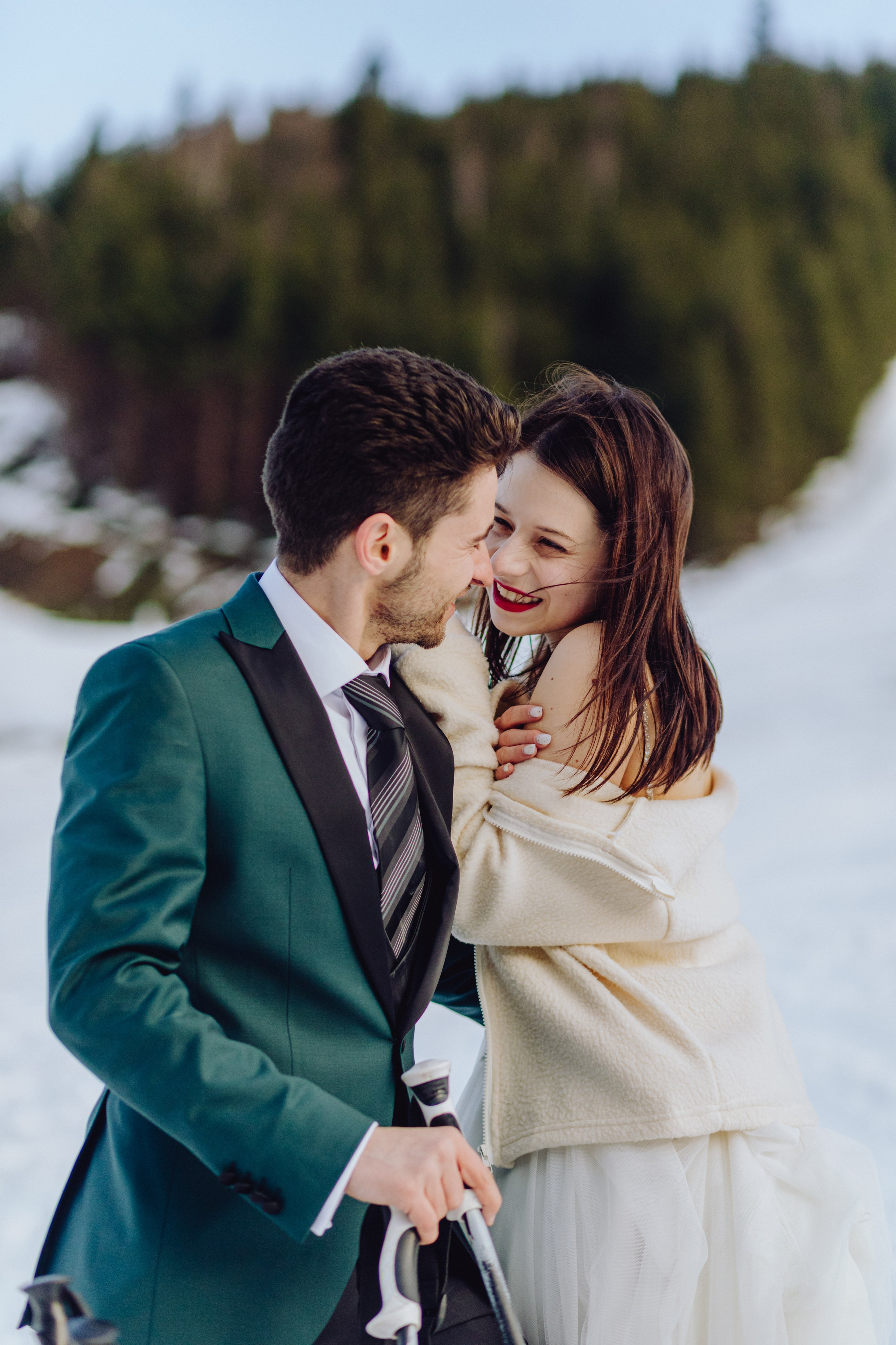 Andrei & Roxana. Wedding & couple photographer from Romania Rut Vetan